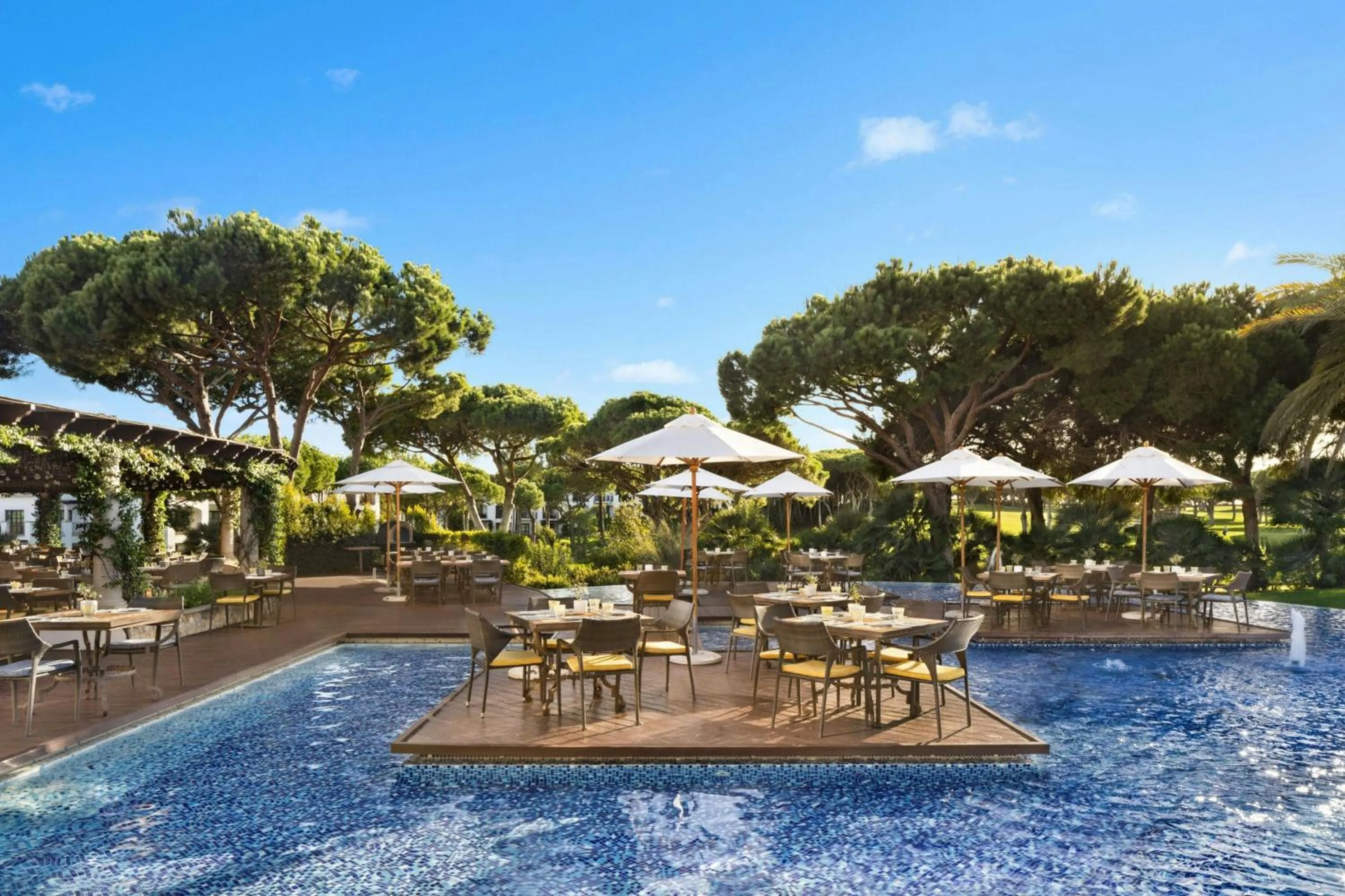 Restaurant/places to eat in Pine Cliffs Ocean Suites, a Luxury Collection Resort & Spa, Algarve
