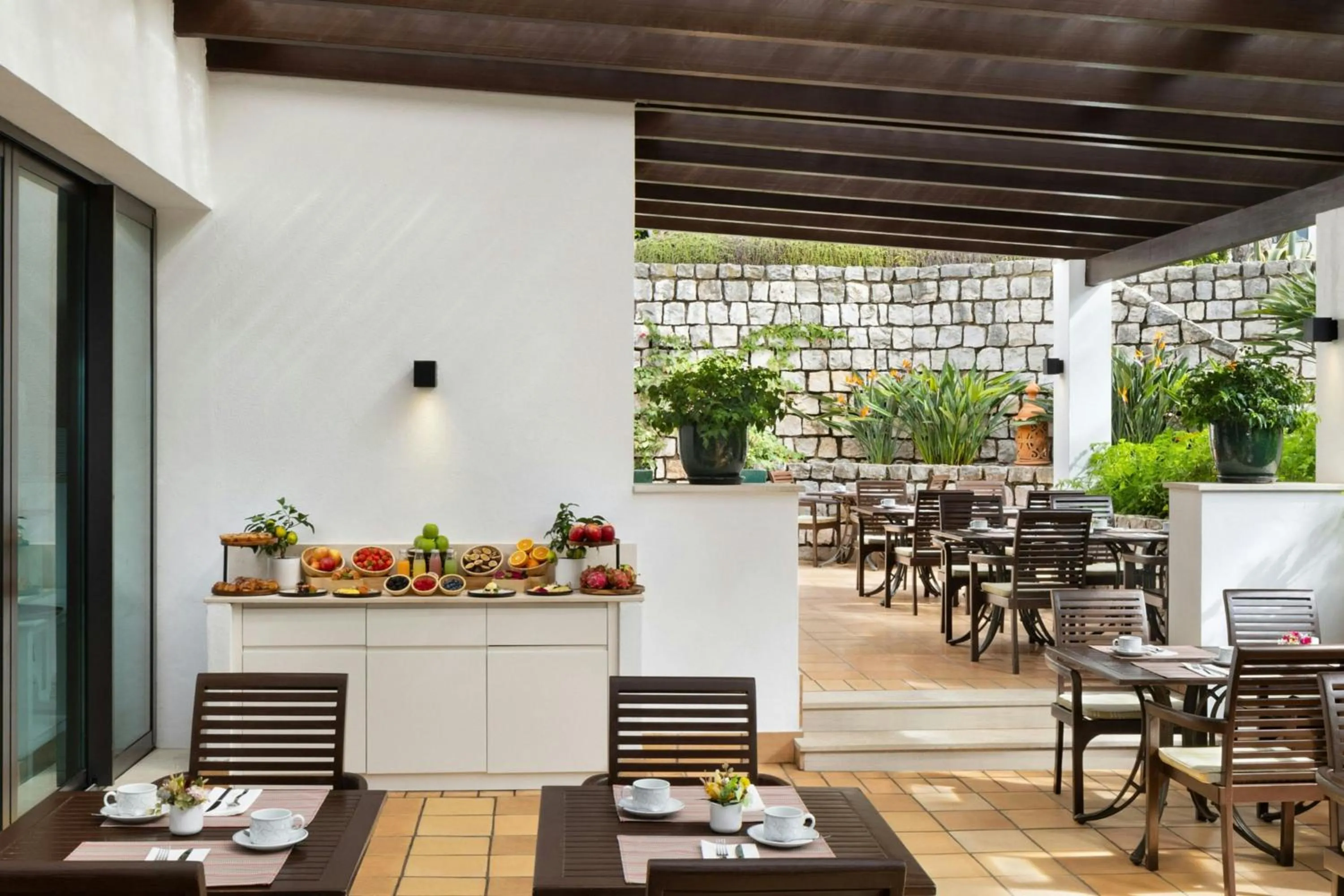 Restaurant/places to eat in Pine Cliffs Ocean Suites, a Luxury Collection Resort & Spa, Algarve
