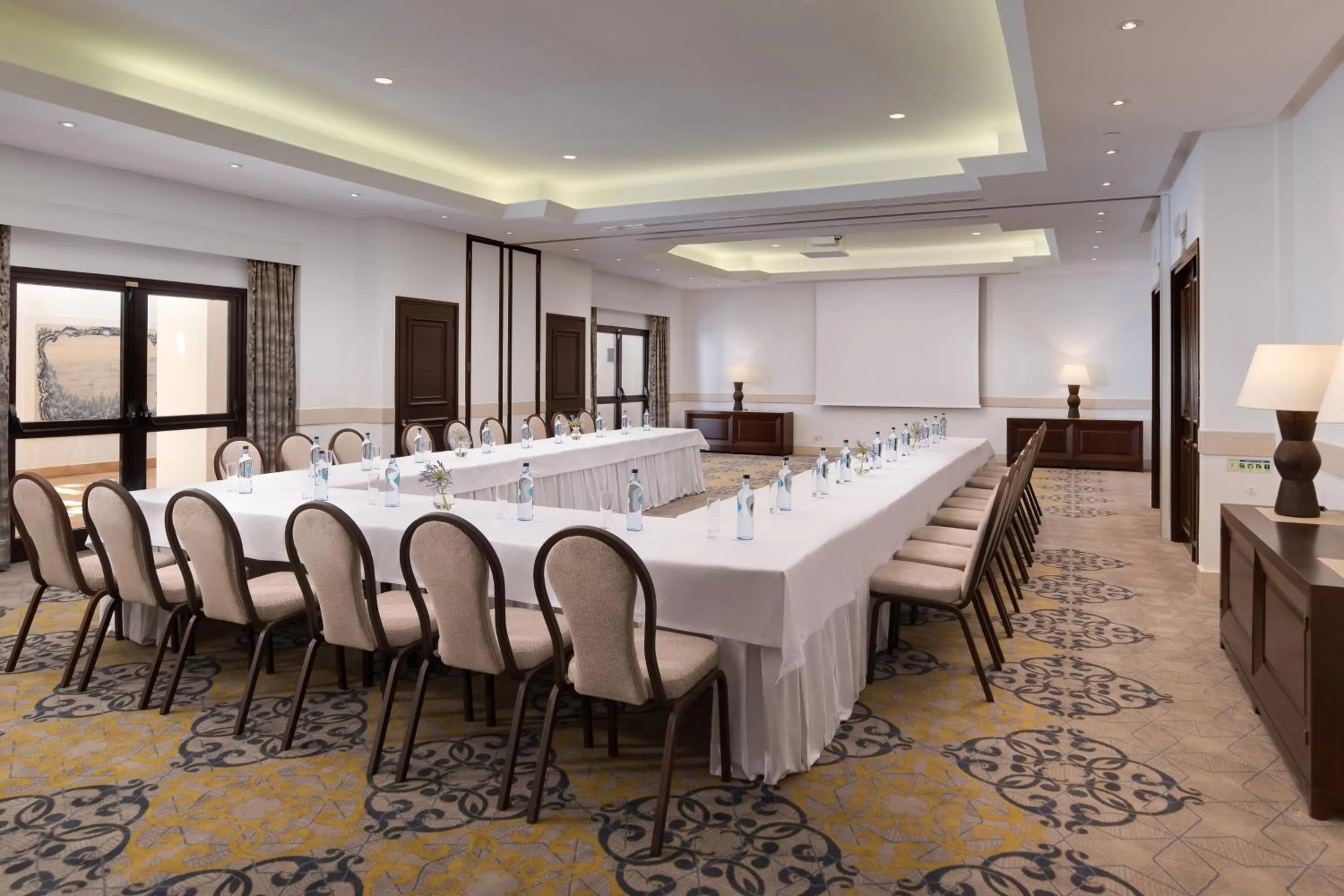 Meeting/conference room in Pine Cliffs Ocean Suites, a Luxury Collection Resort & Spa, Algarve