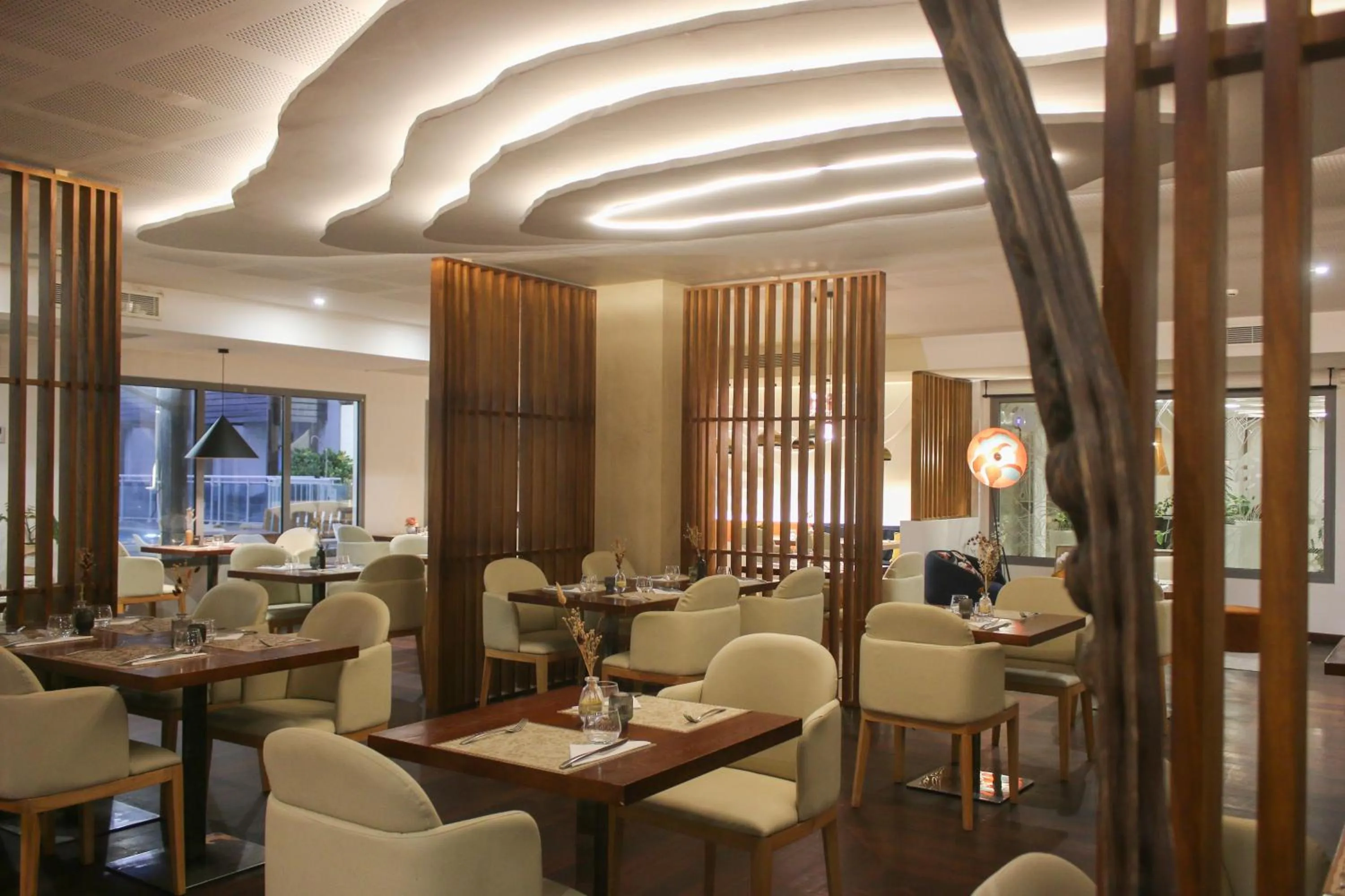 Restaurant/places to eat in Le Battant Des Lames