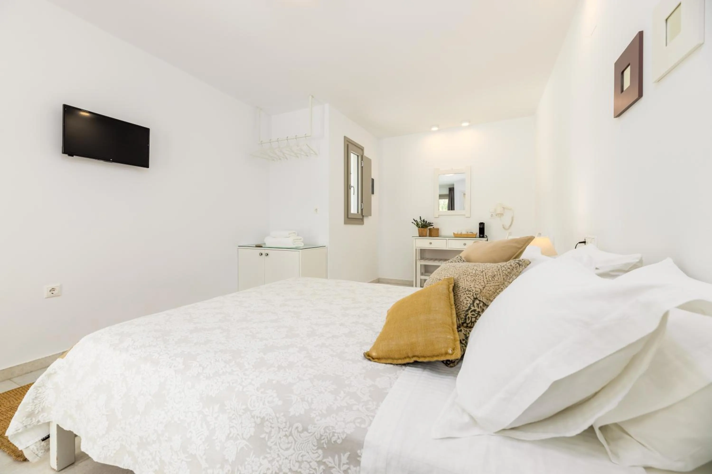 Perivoli Rooms