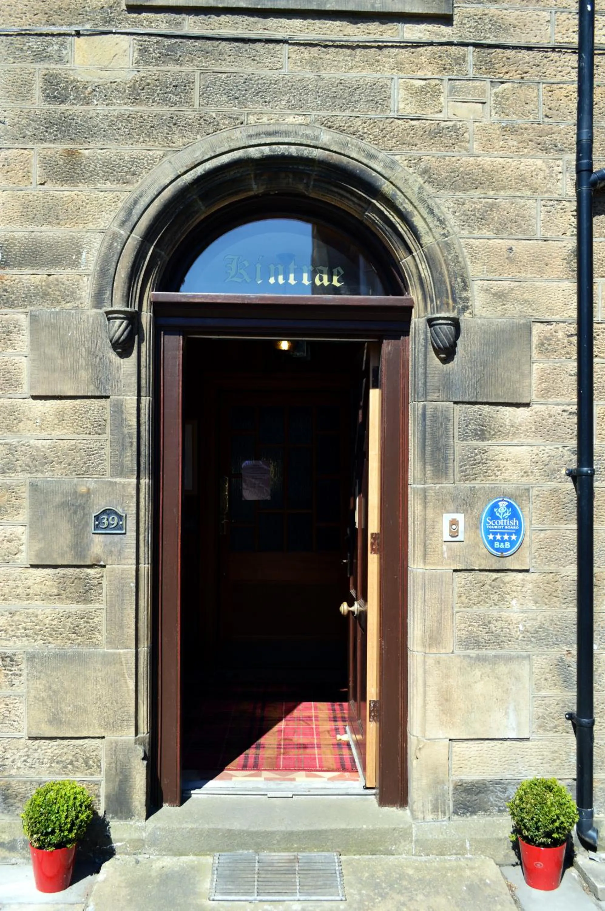 Facade/entrance in Kintrae B&B