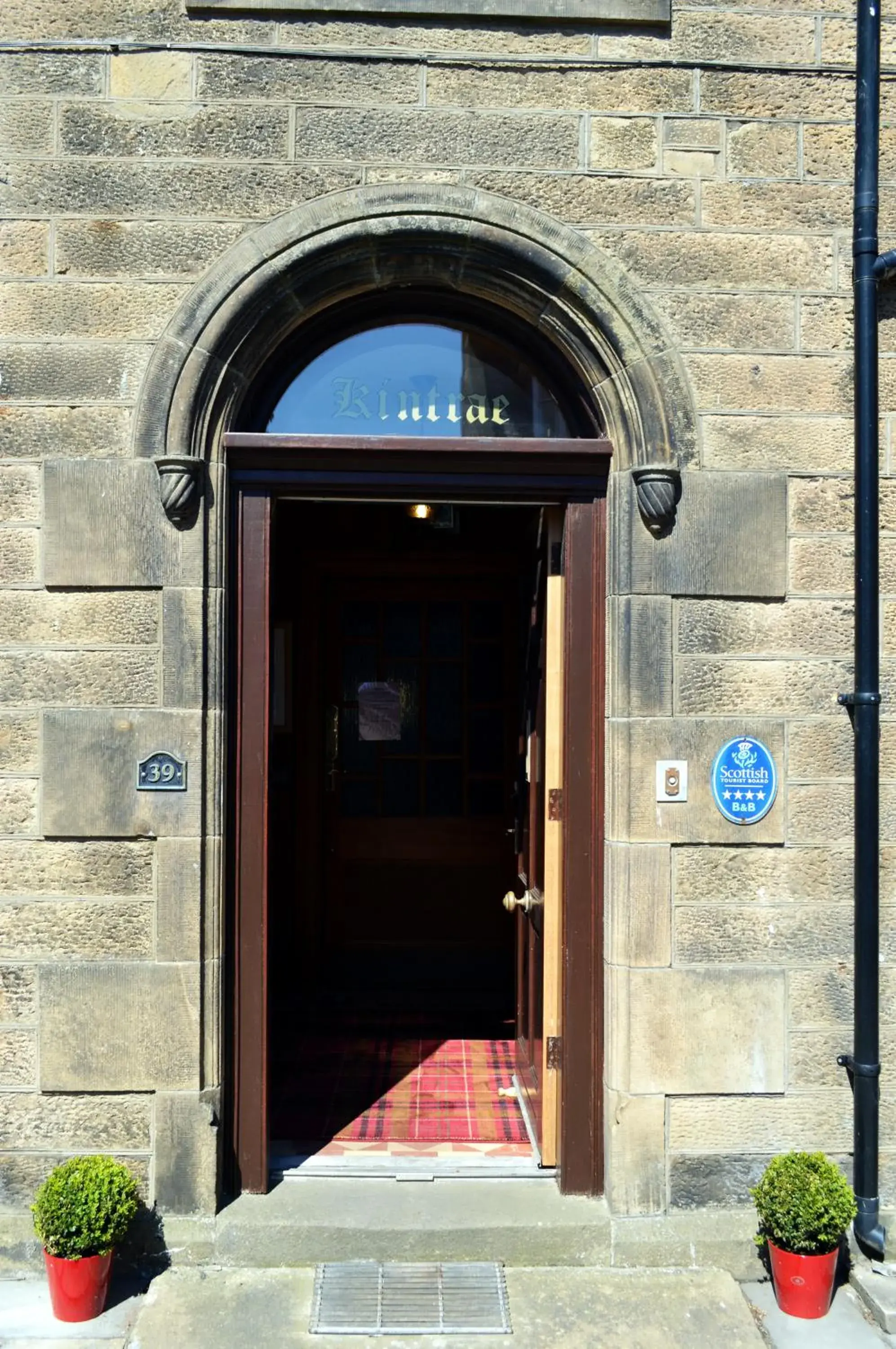 Facade/entrance in Kintrae B&B Facade/entrance in Kintrae B&B