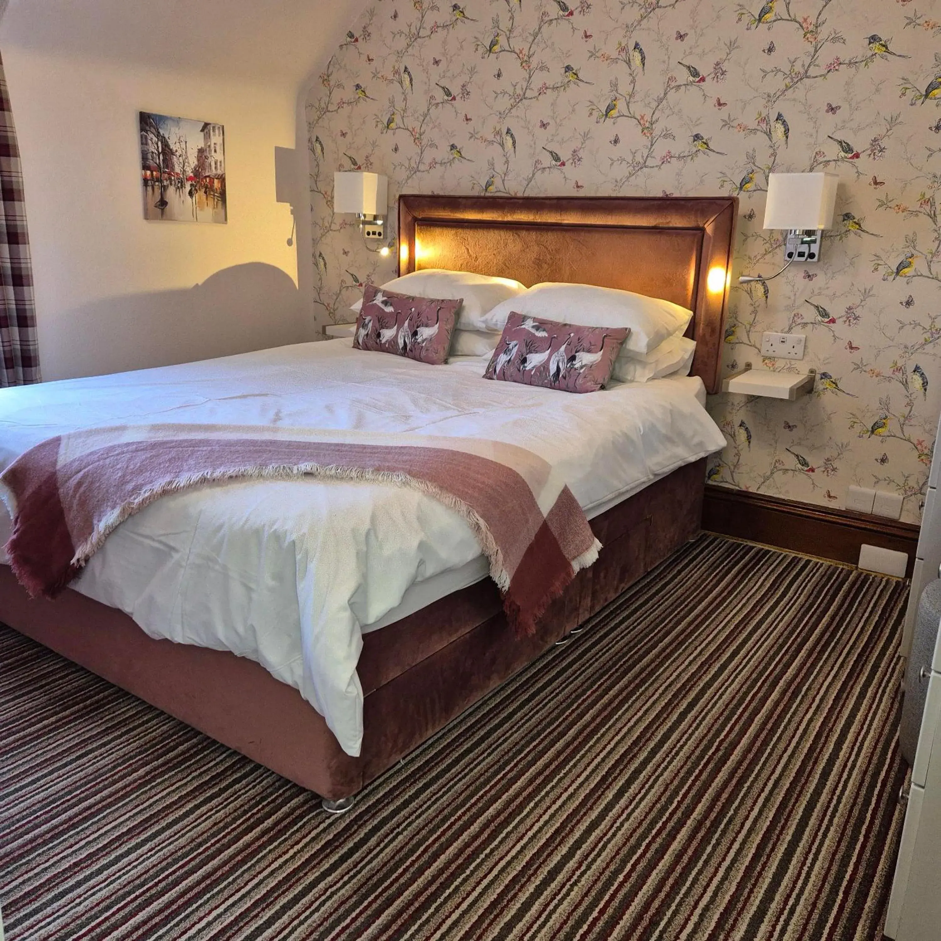 Double Room with En-Suite Shower - single occupancy in Kintrae B&B Double Room with En-Suite Shower - single occupancy in Kintrae B&B