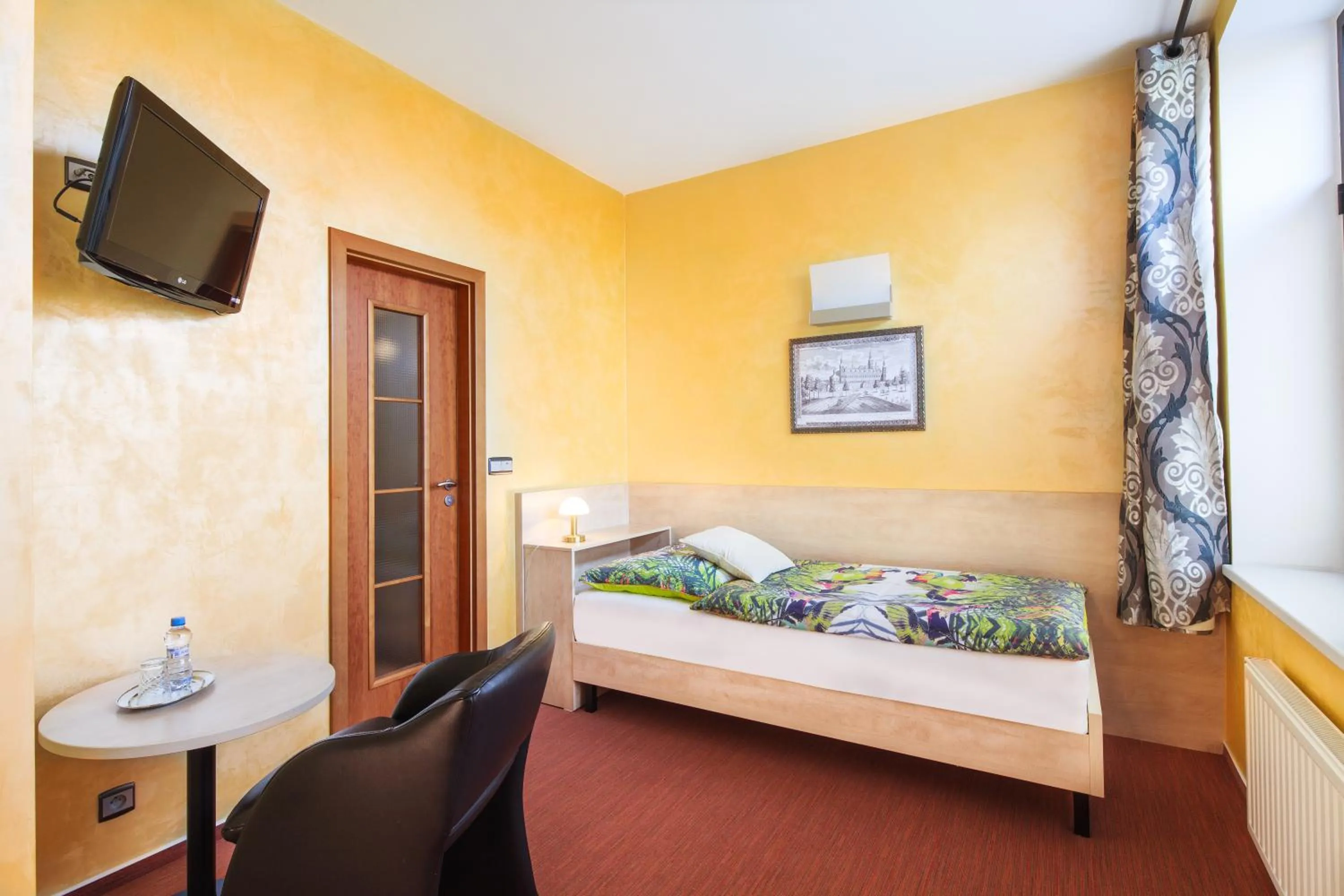 Bedroom, Bed in Hotel Conti