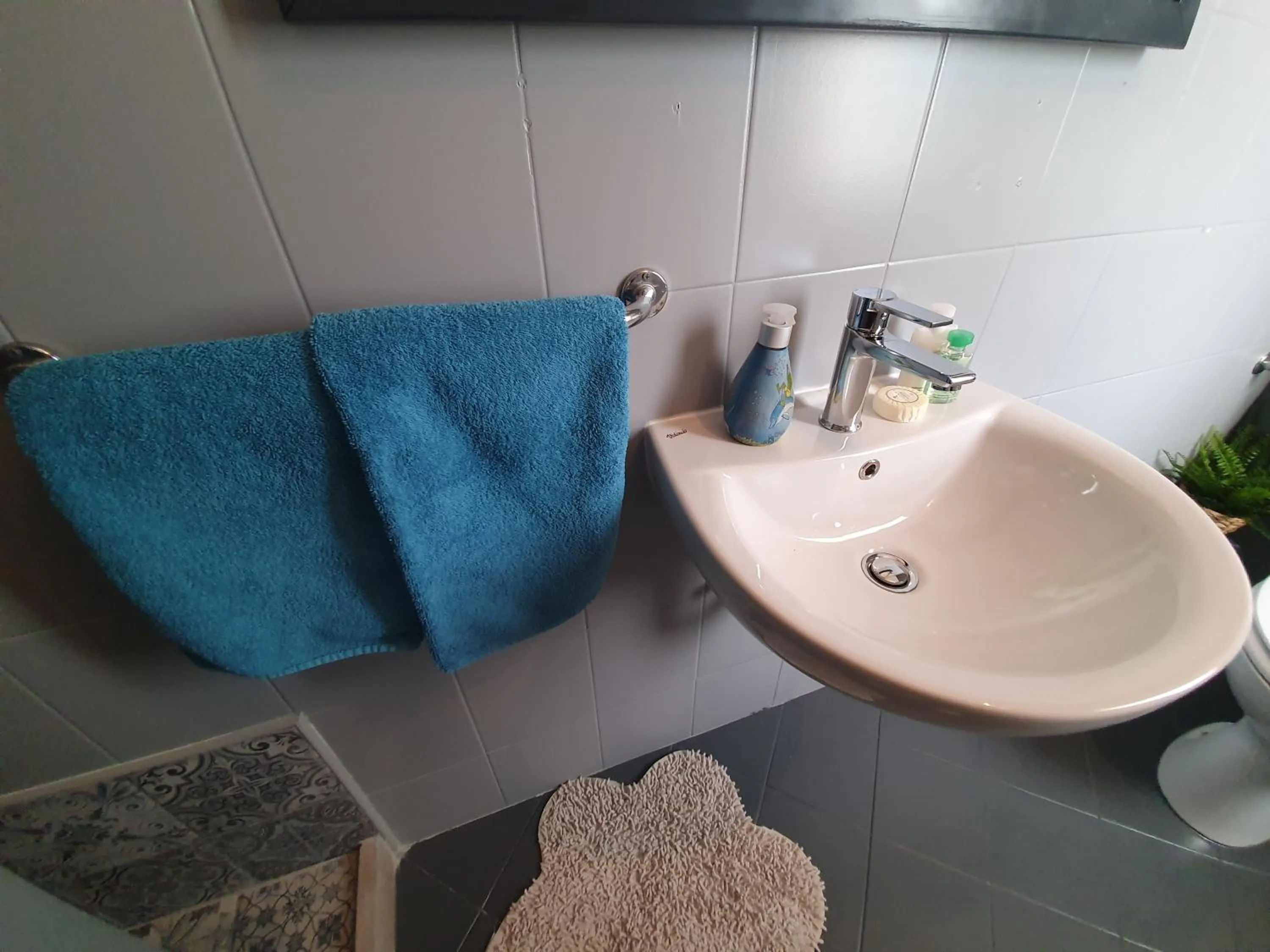 Bathroom in Apartments Bell Memories