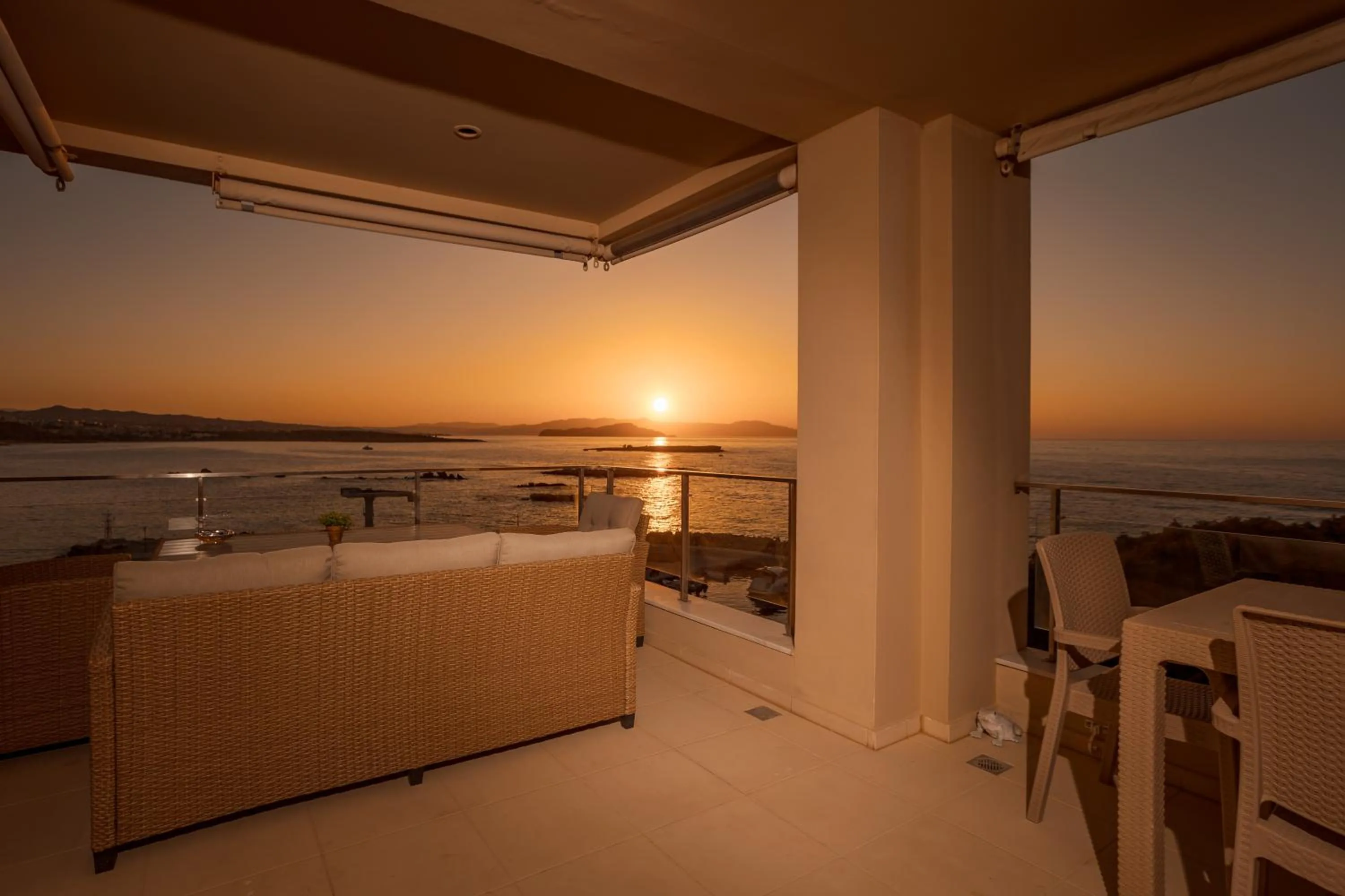 Balcony/Terrace in Panoramic Sea View