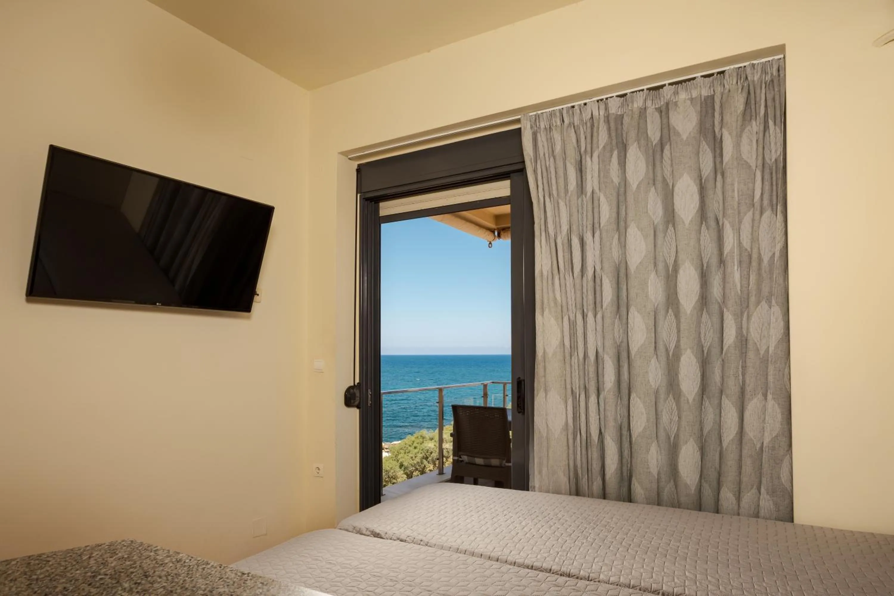 Bed in Panoramic Sea View