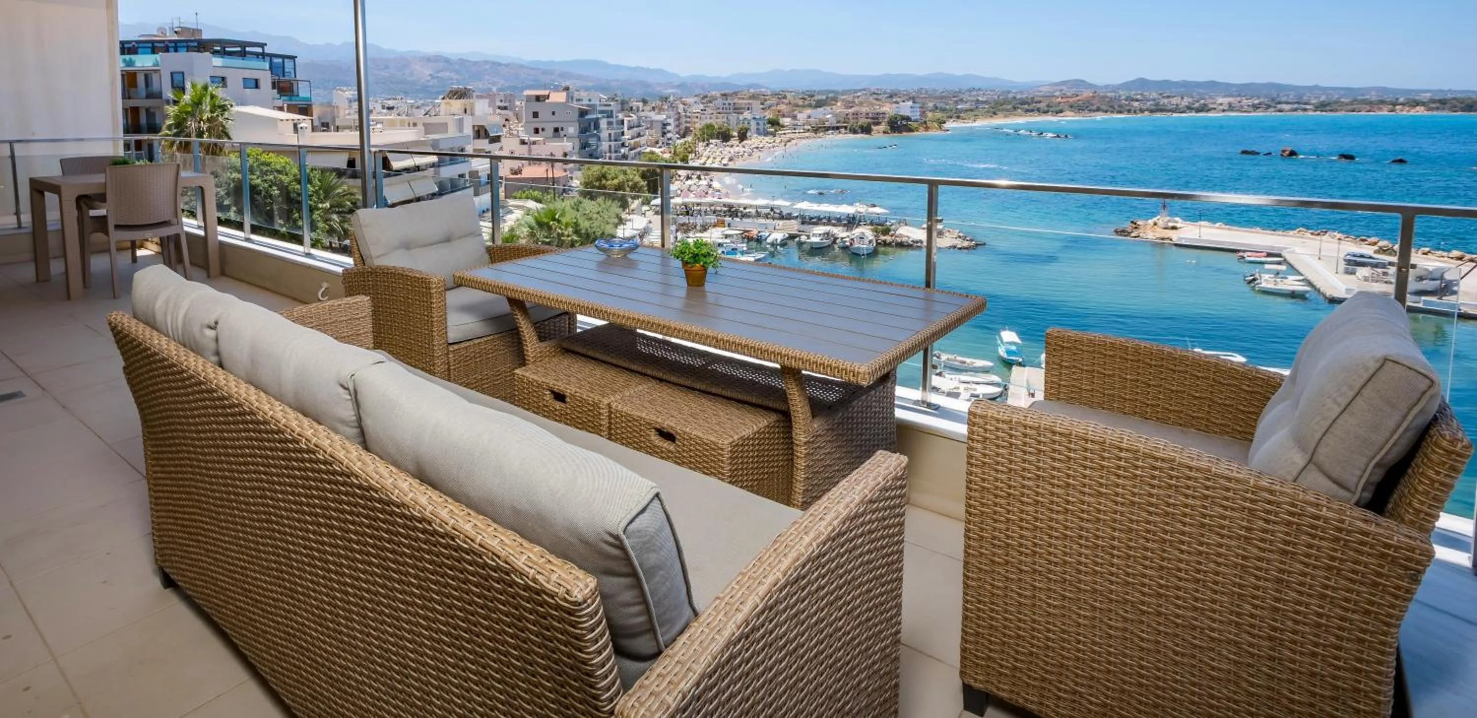 Balcony/Terrace in Panoramic Sea View