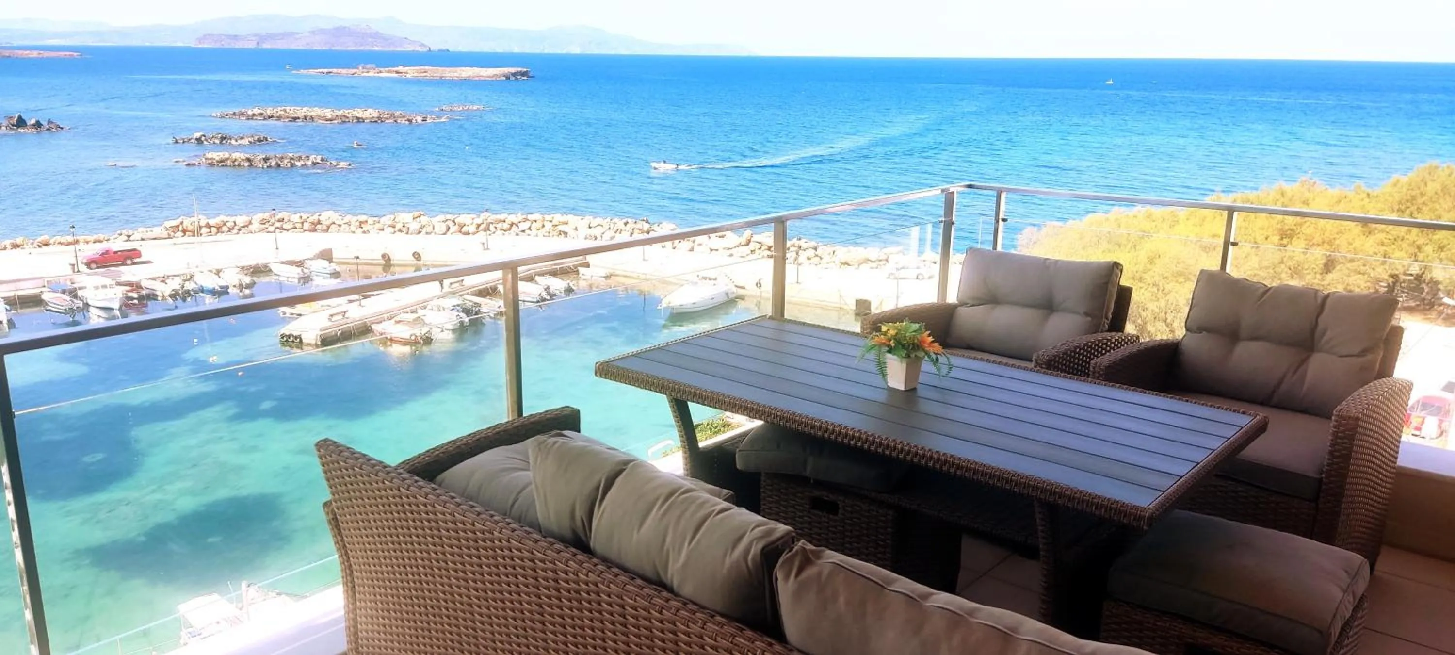 Balcony/Terrace in Panoramic Sea View