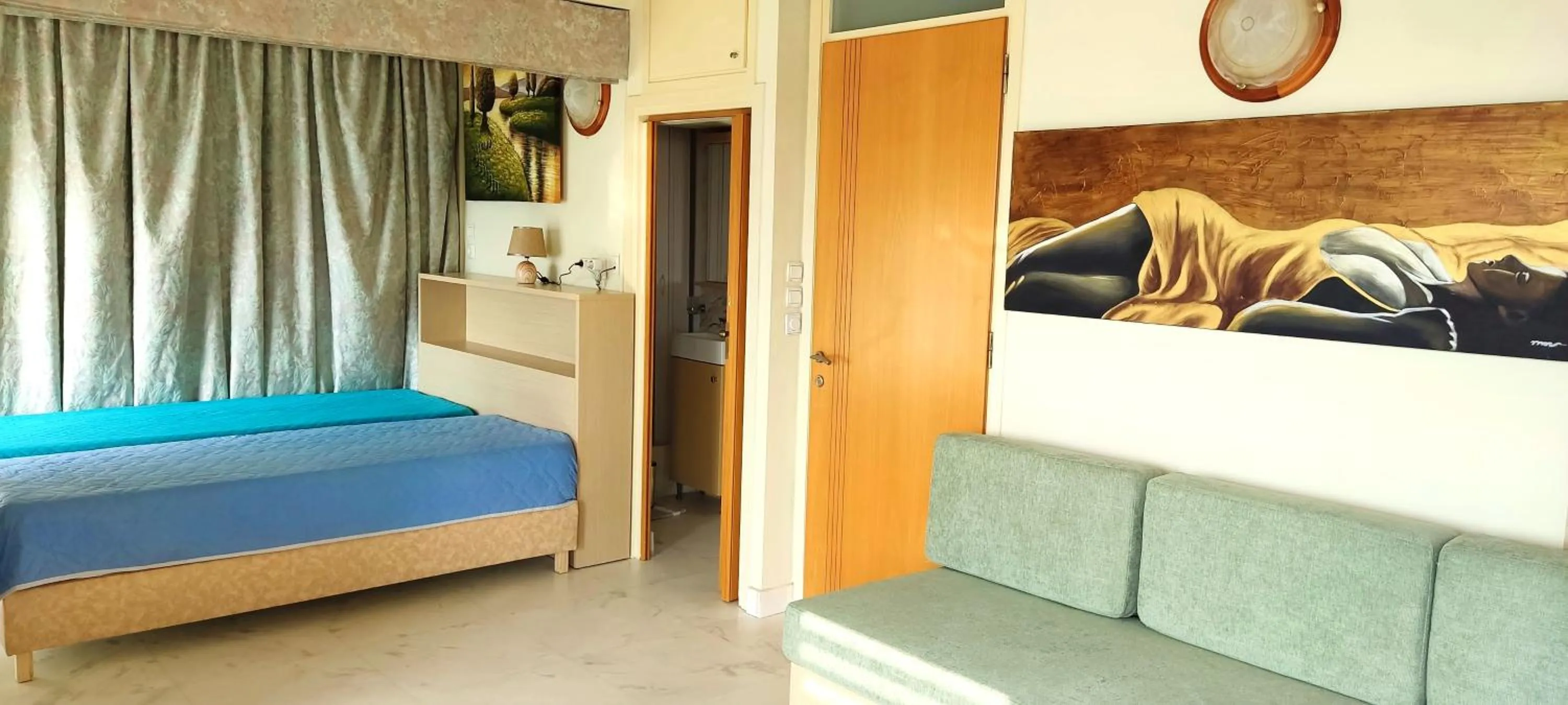 Bed in Panoramic Sea View