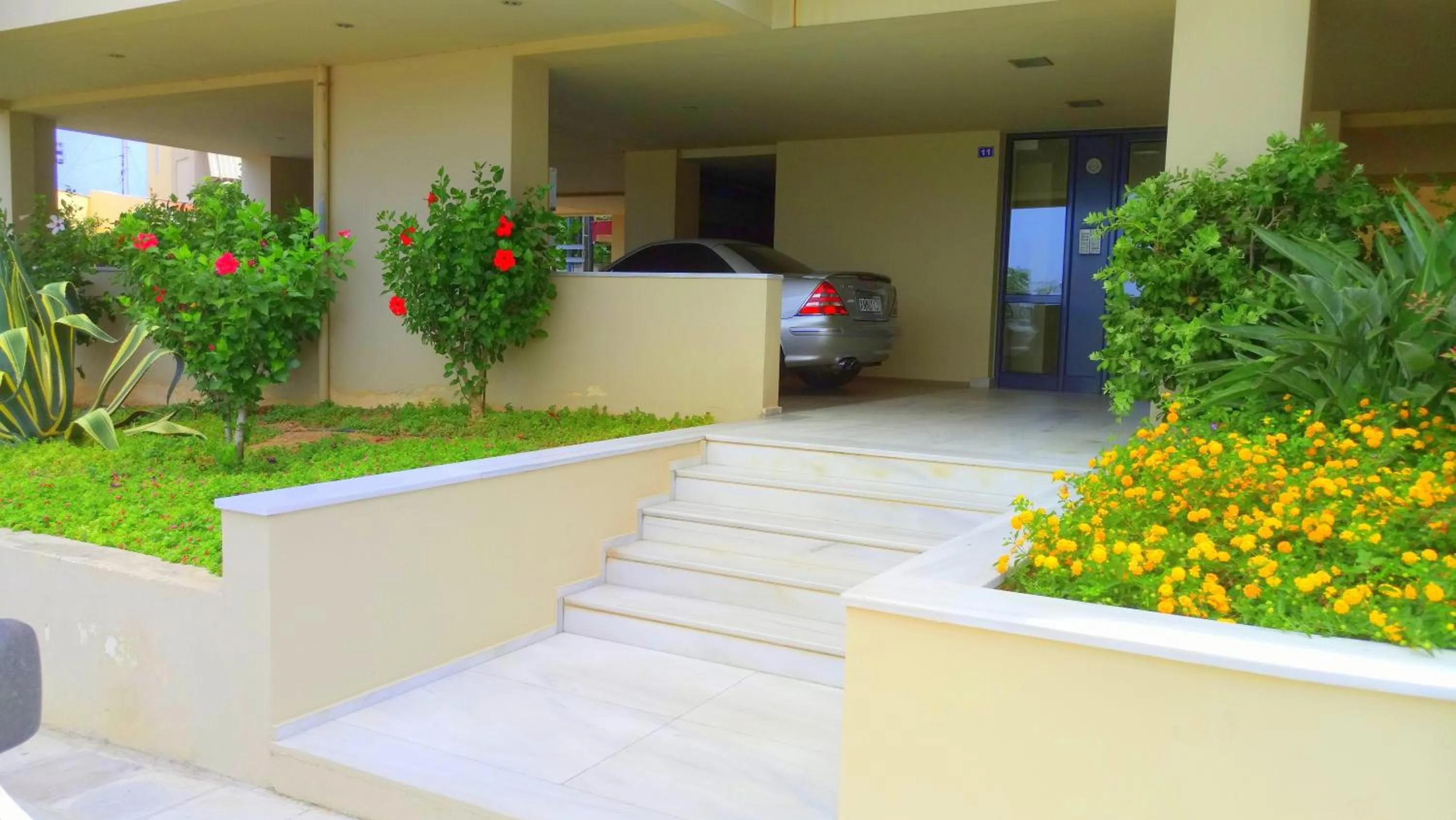 Facade/entrance in Panoramic Sea View
