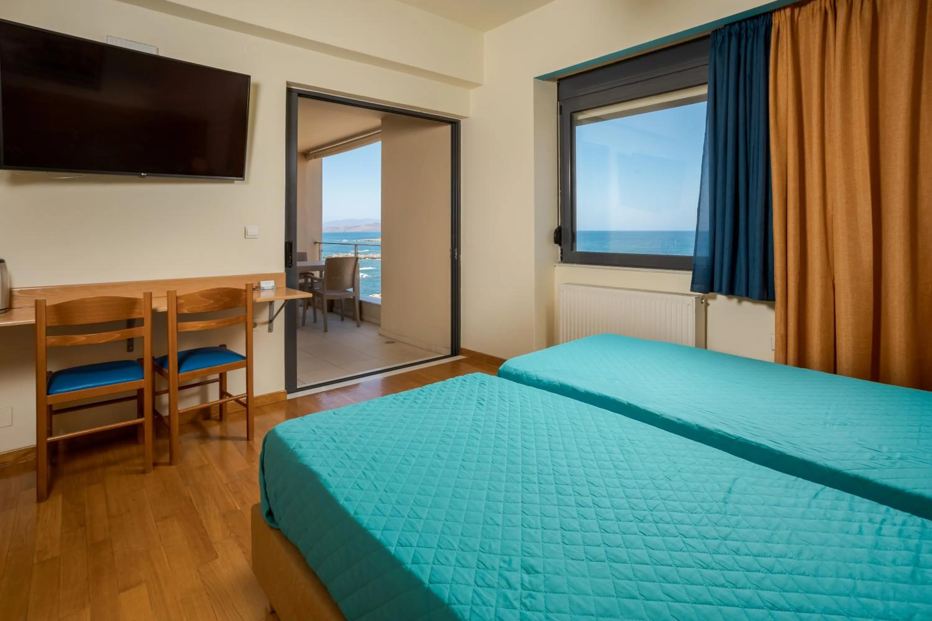 Bed in Panoramic Sea View
