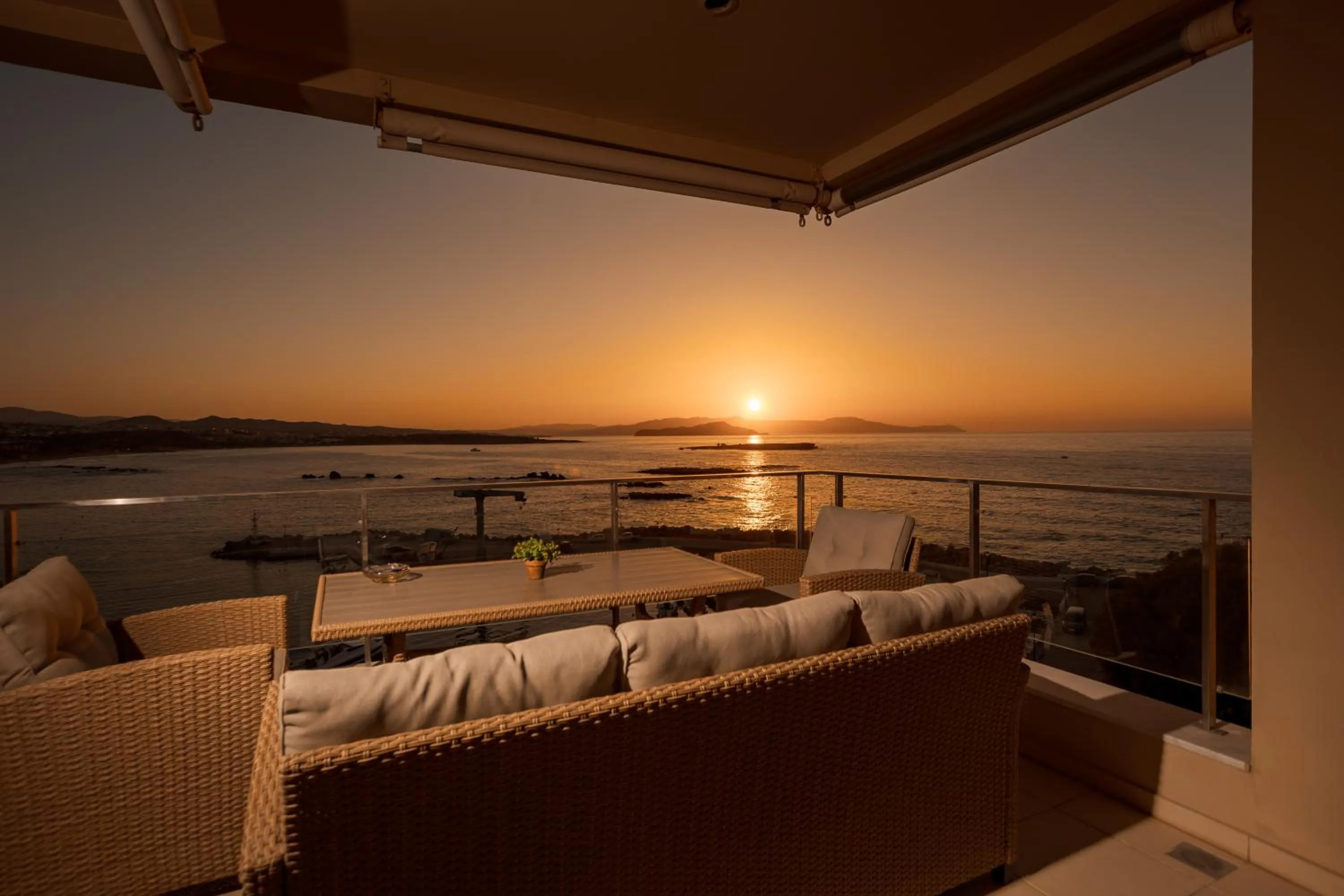 Balcony/Terrace in Panoramic Sea View