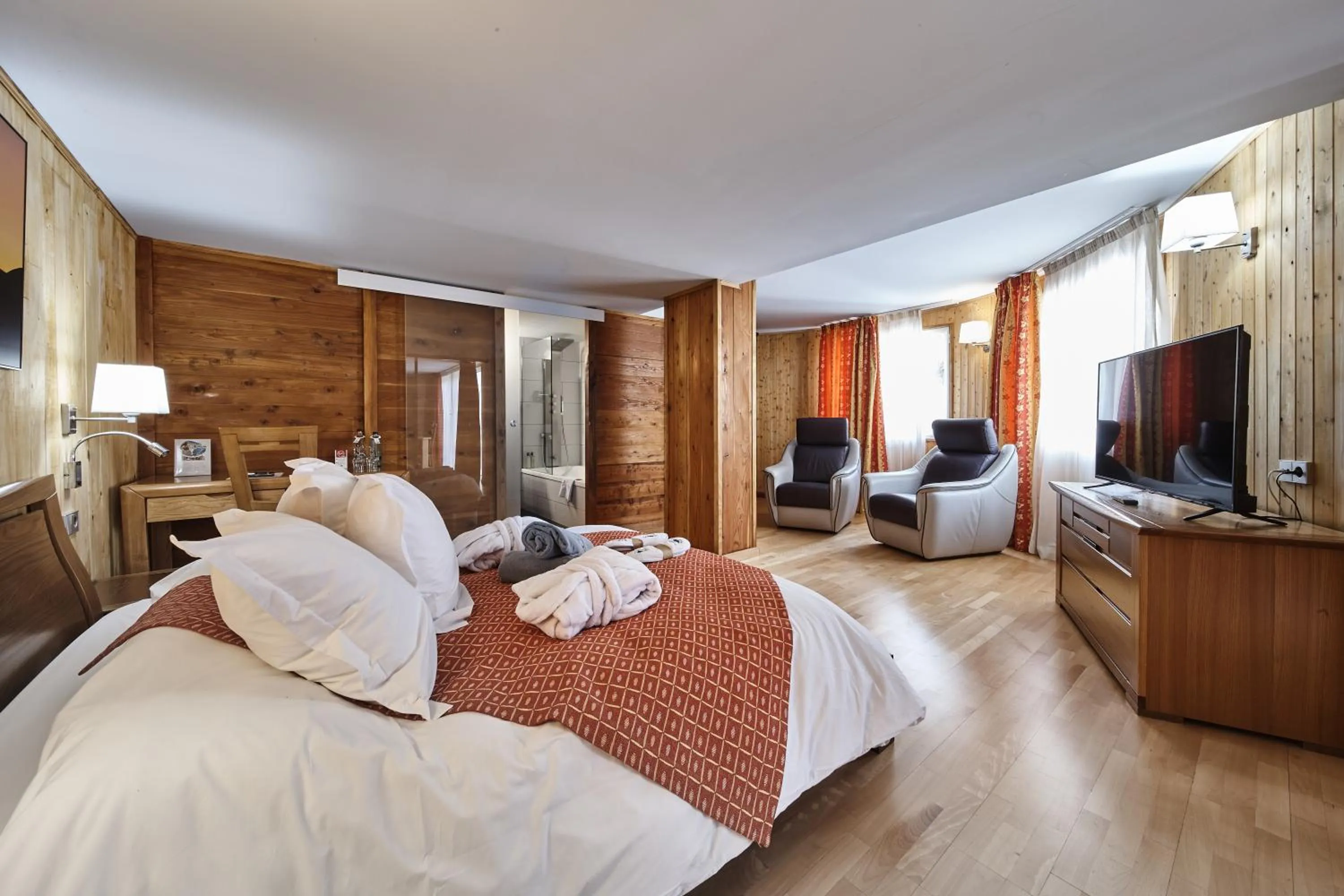 TV and multimedia, Bed in Hotel & SPA Llop Gris