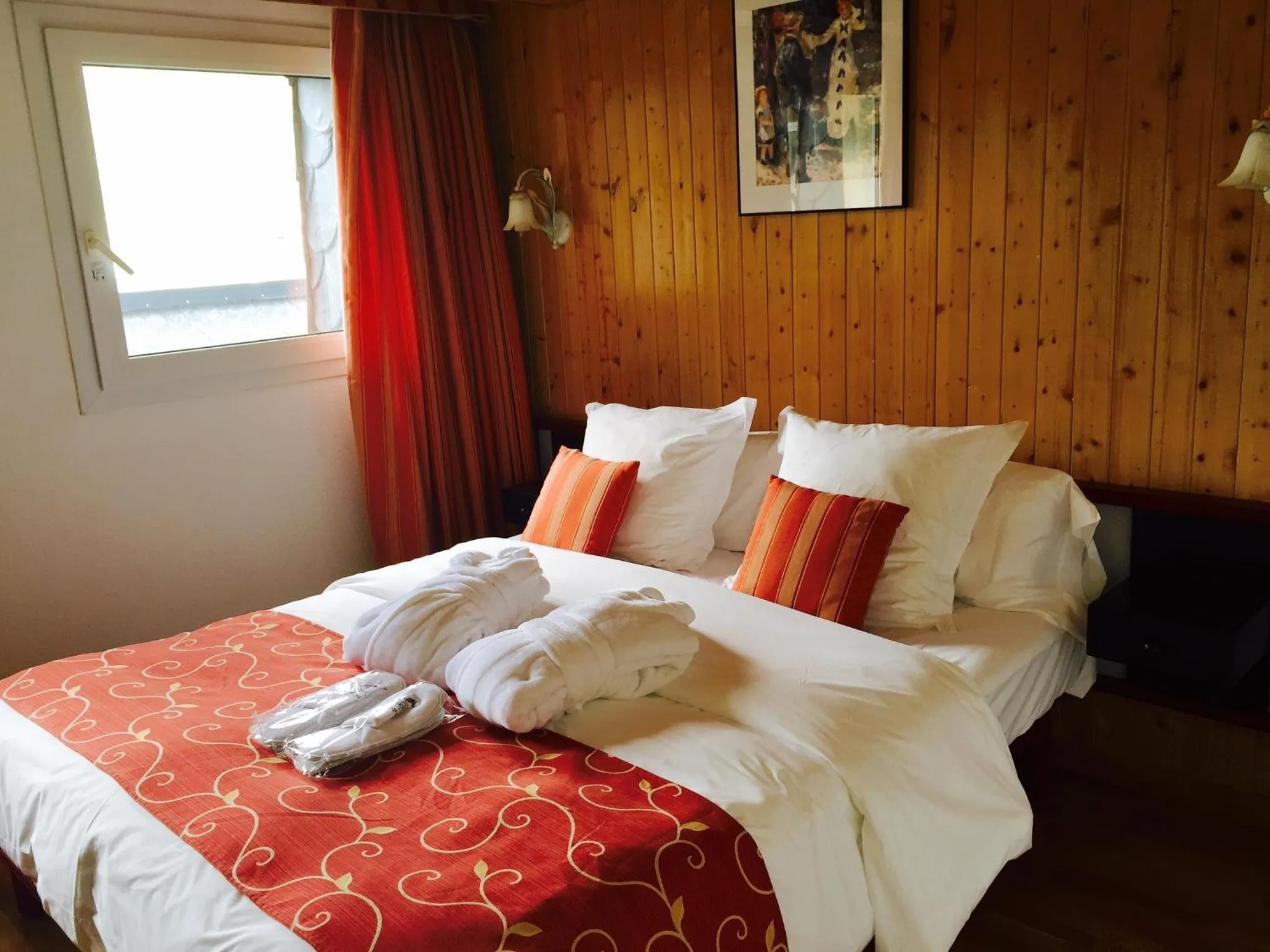 Bedroom, Bed in Hotel & SPA Llop Gris