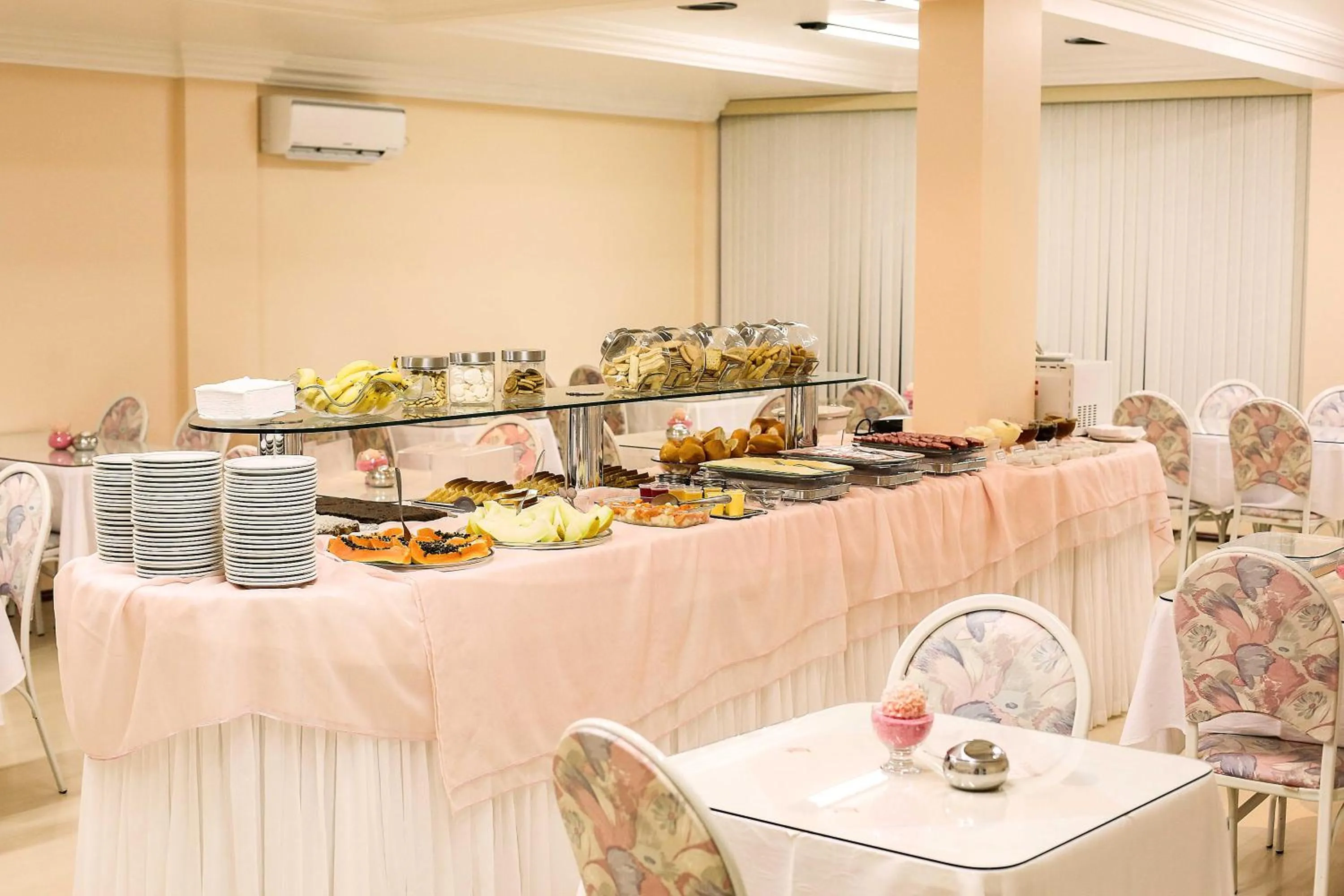 Restaurant/places to eat in Tri Hotel Xanxerê