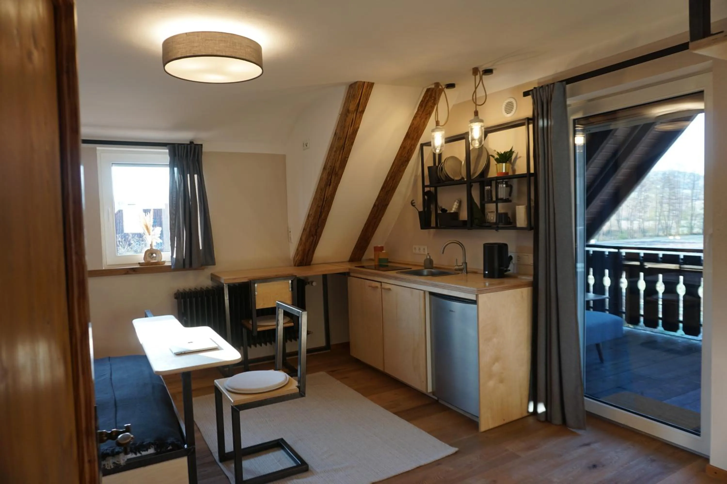 Dining area in Hofgut Langenborn Wohnen auf Zeit möblierte Apartments Aschaffenburg Alzenau Frankfurt