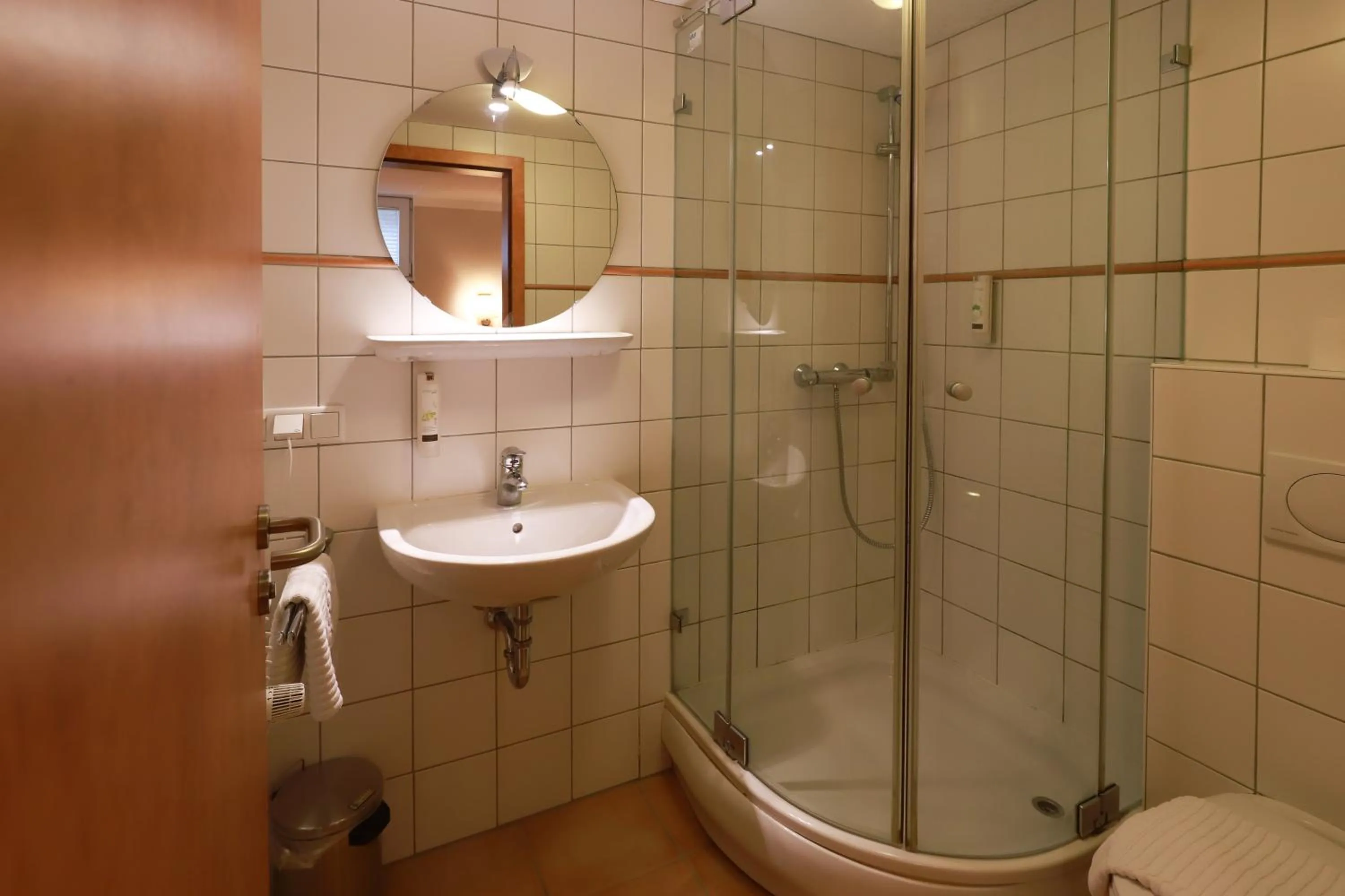 Bathroom in Hofgut Langenborn Wohnen auf Zeit möblierte Apartments Aschaffenburg Alzenau Frankfurt