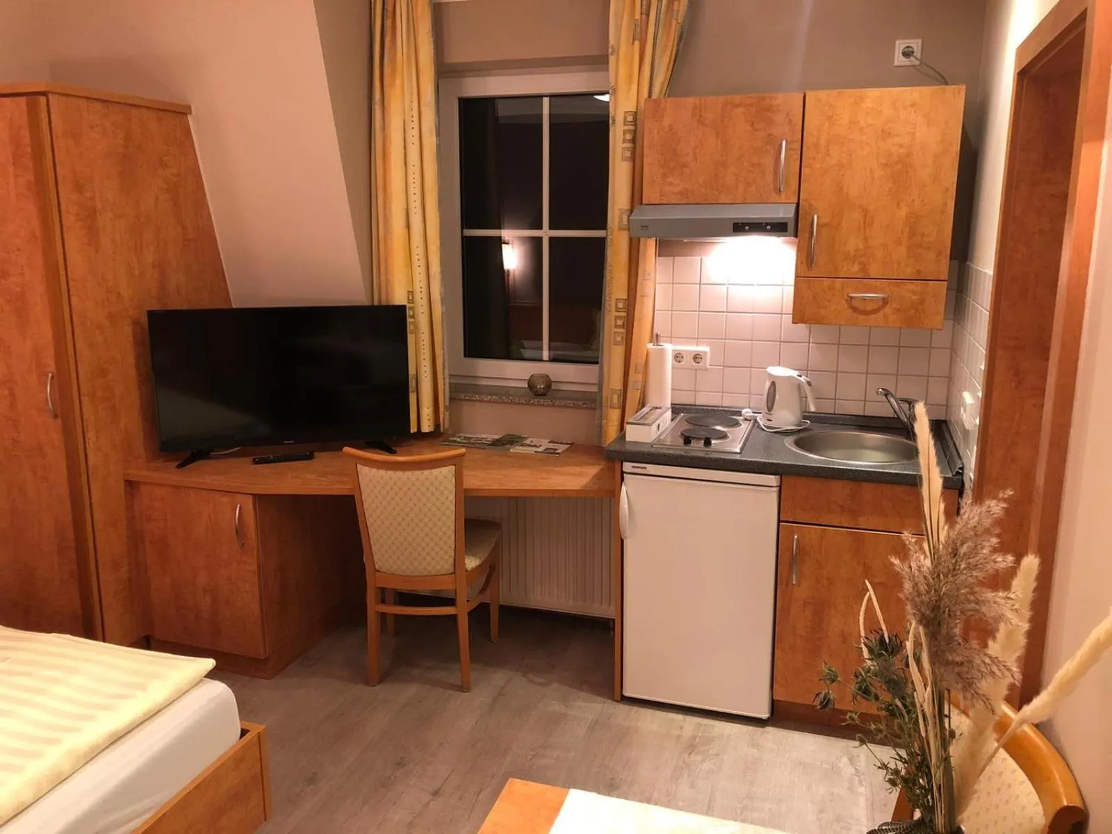 TV and multimedia in Hofgut Langenborn Wohnen auf Zeit möblierte Apartments Aschaffenburg Alzenau Frankfurt