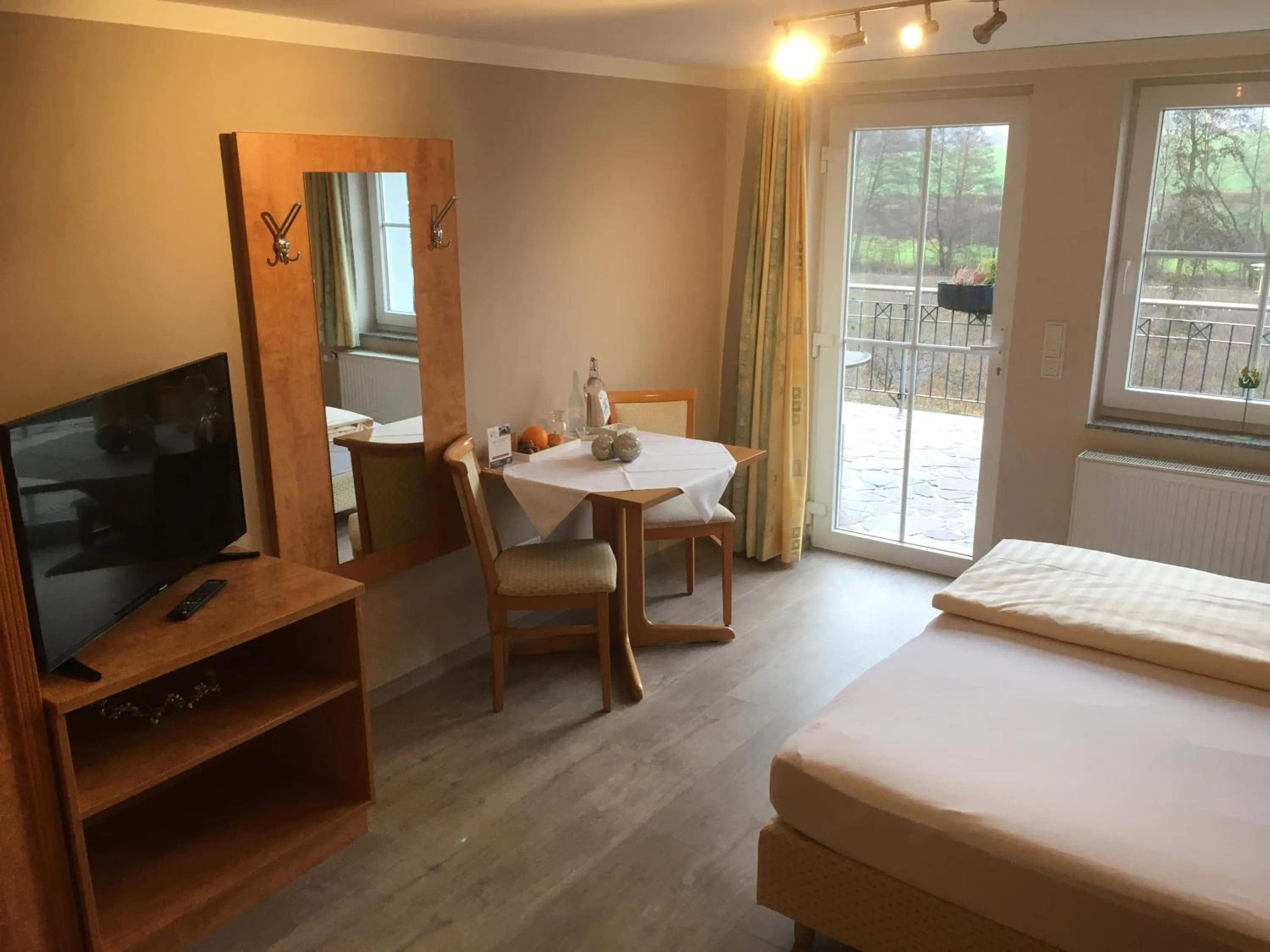 Balcony/Terrace, Bed in Hofgut Langenborn Wohnen auf Zeit möblierte Apartments Aschaffenburg Alzenau Frankfurt