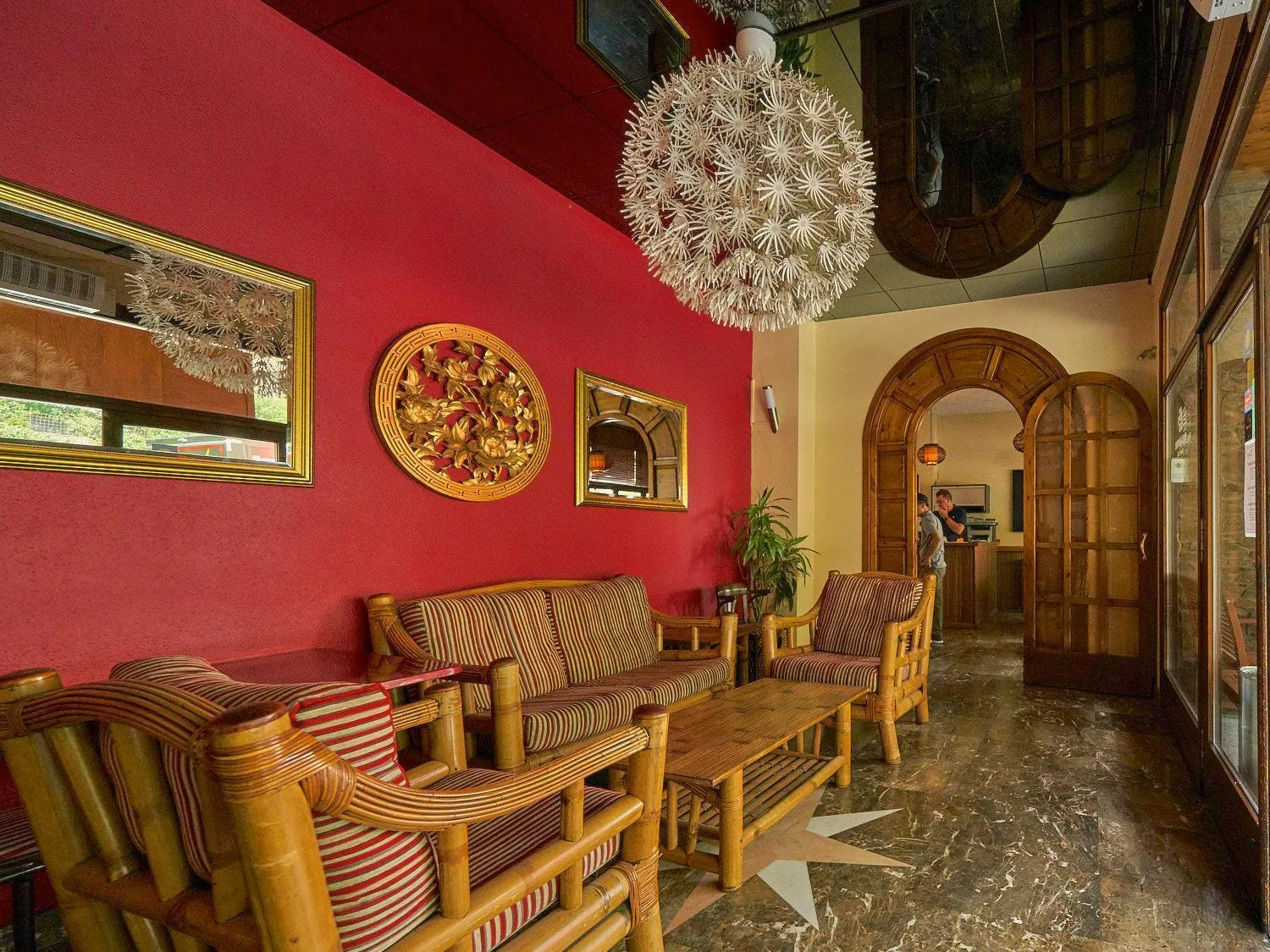 Facade/entrance in Hotel Palarine