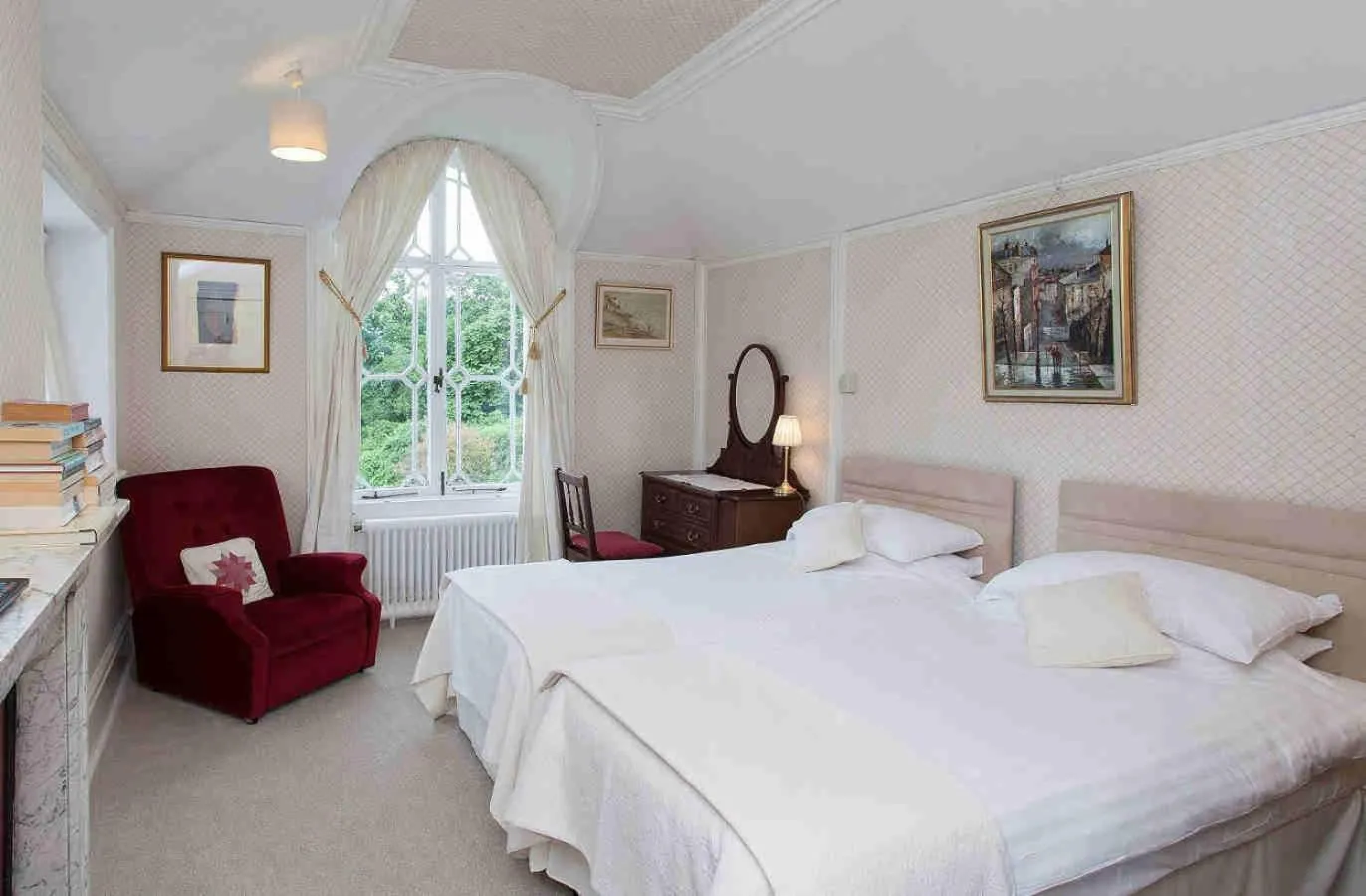 Bedroom, Bed in Hollybank House