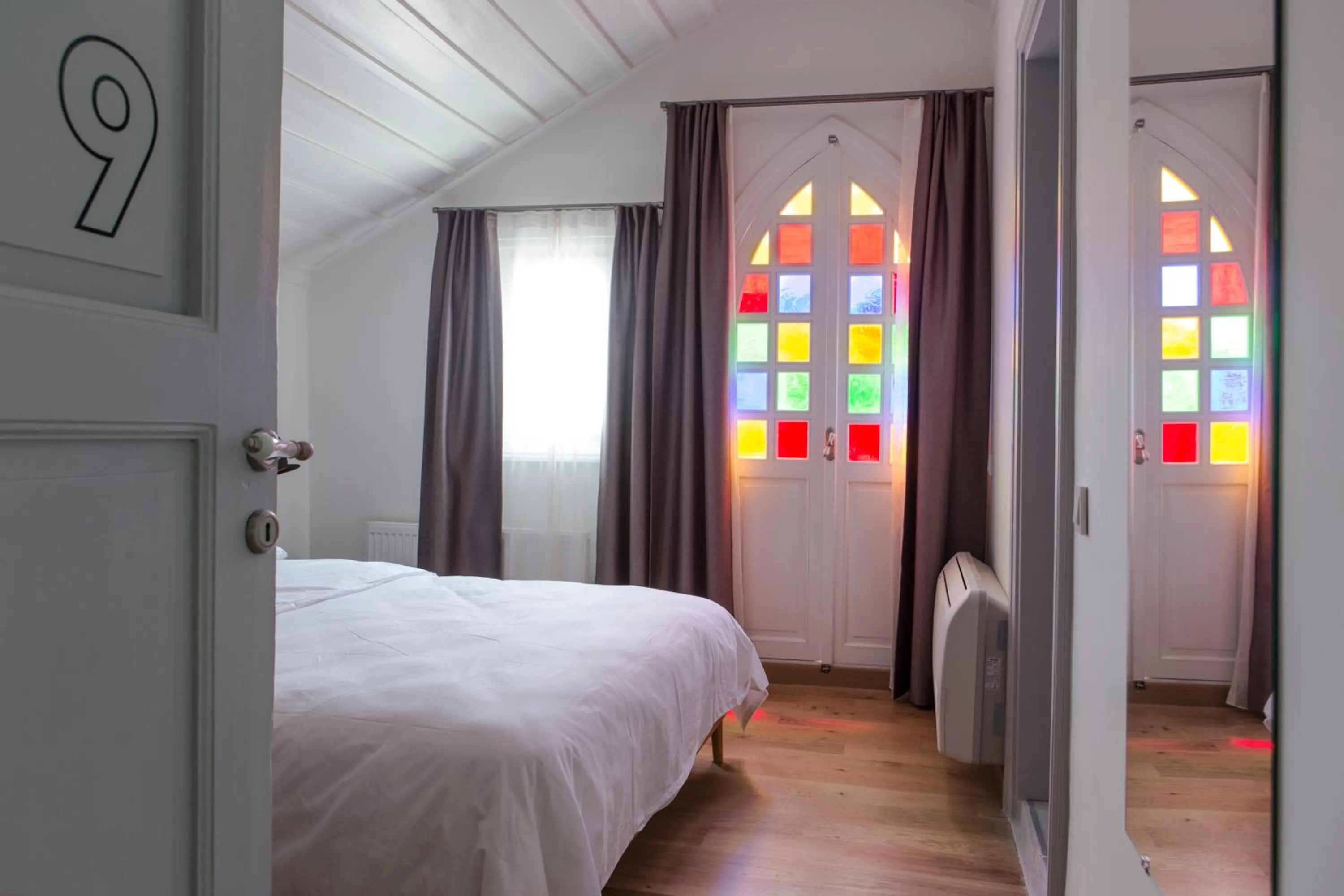 Photo of the whole room, Bed in Serguzest Otel