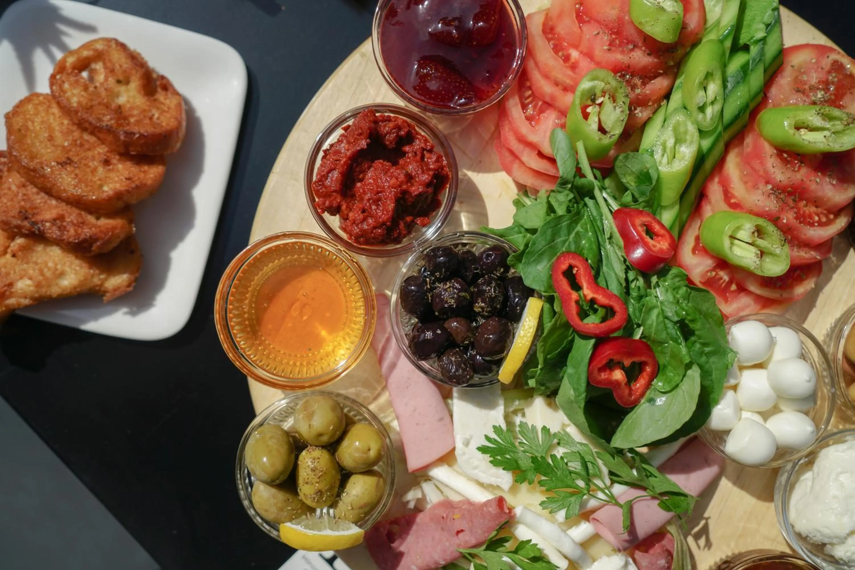 Restaurant/places to eat in Serguzest Otel