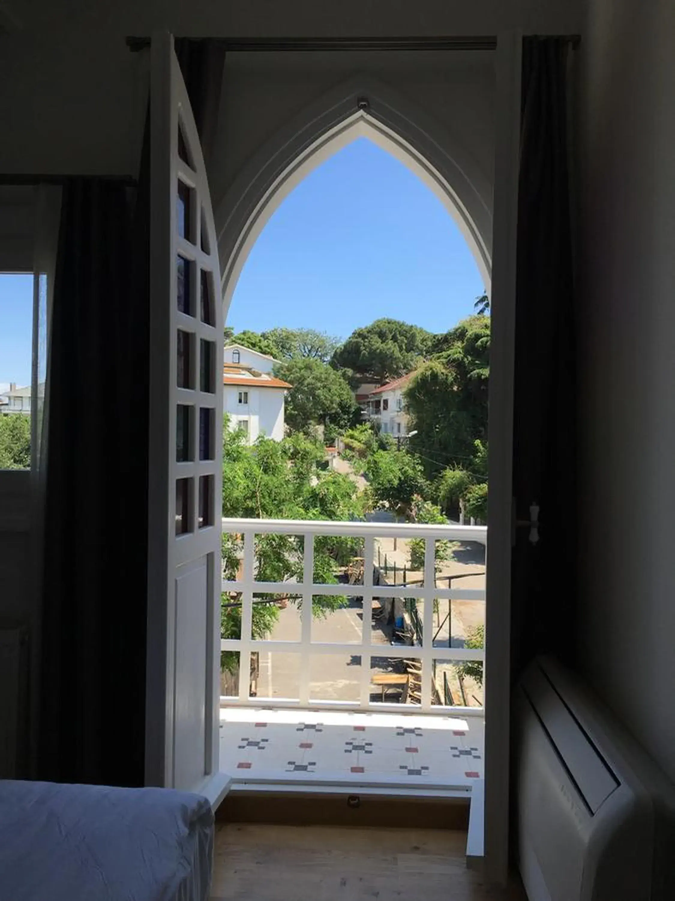 Property building in Serguzest Otel Property building in Serguzest Otel