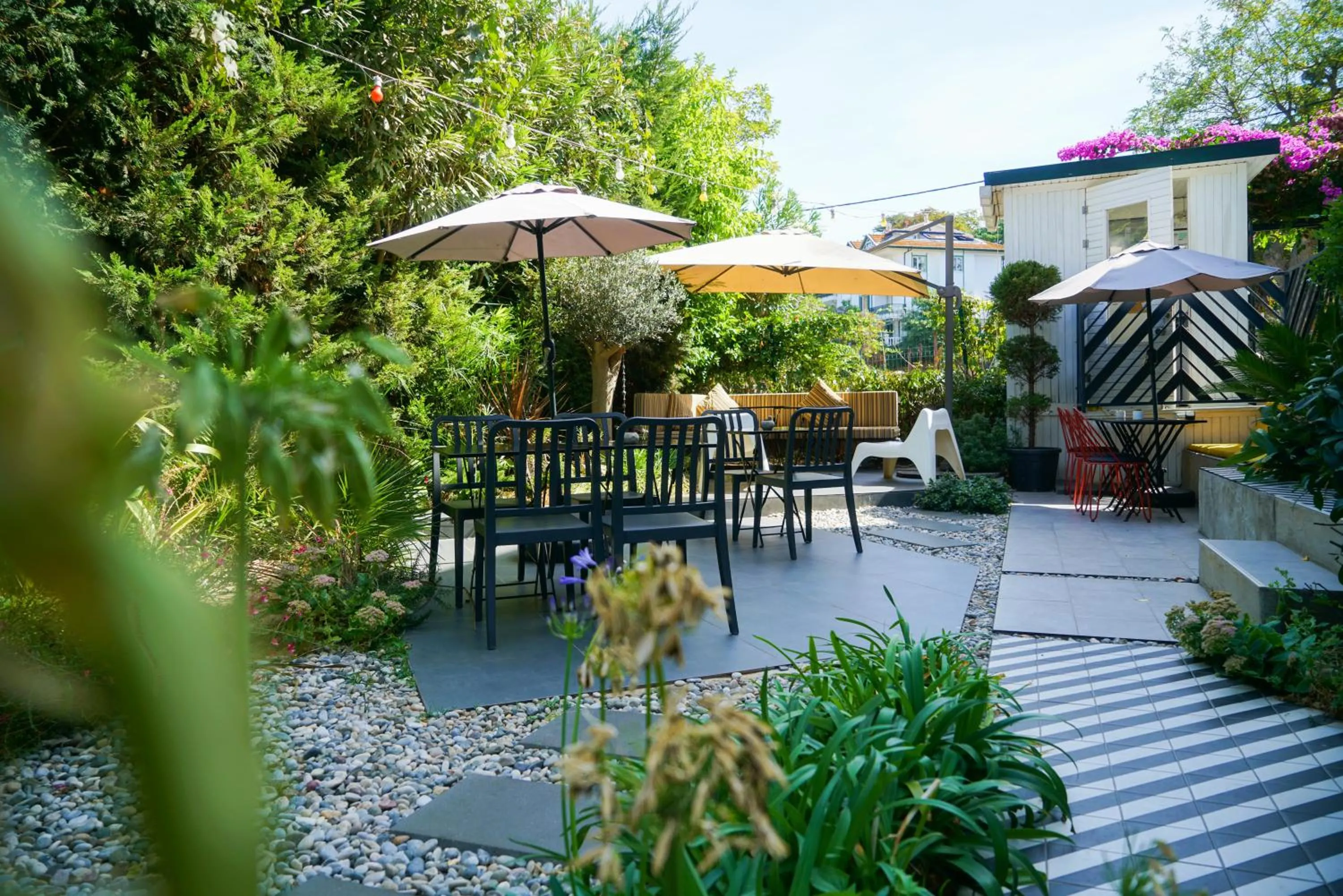 Property building in Serguzest Otel