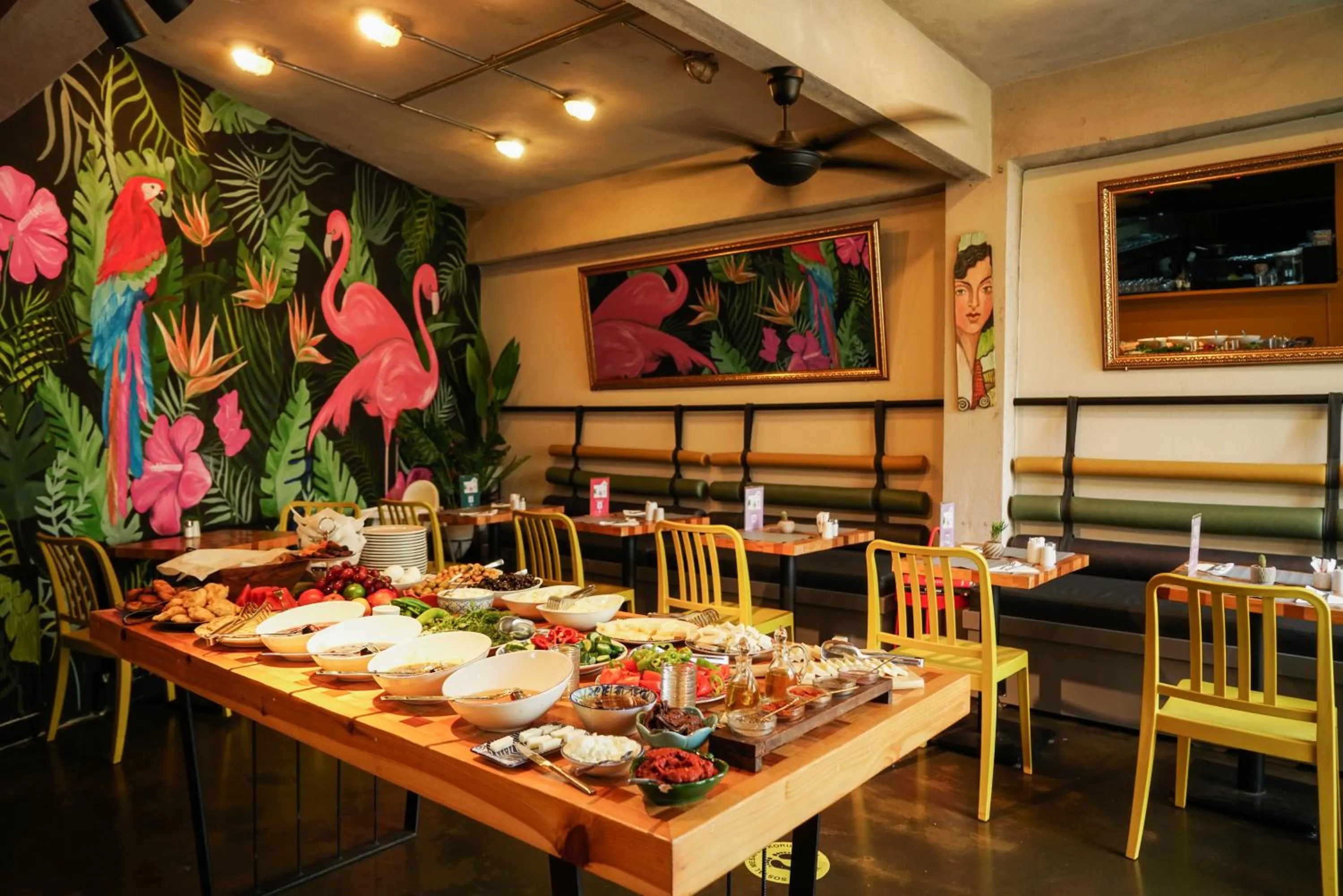 Restaurant/places to eat in Serguzest Otel