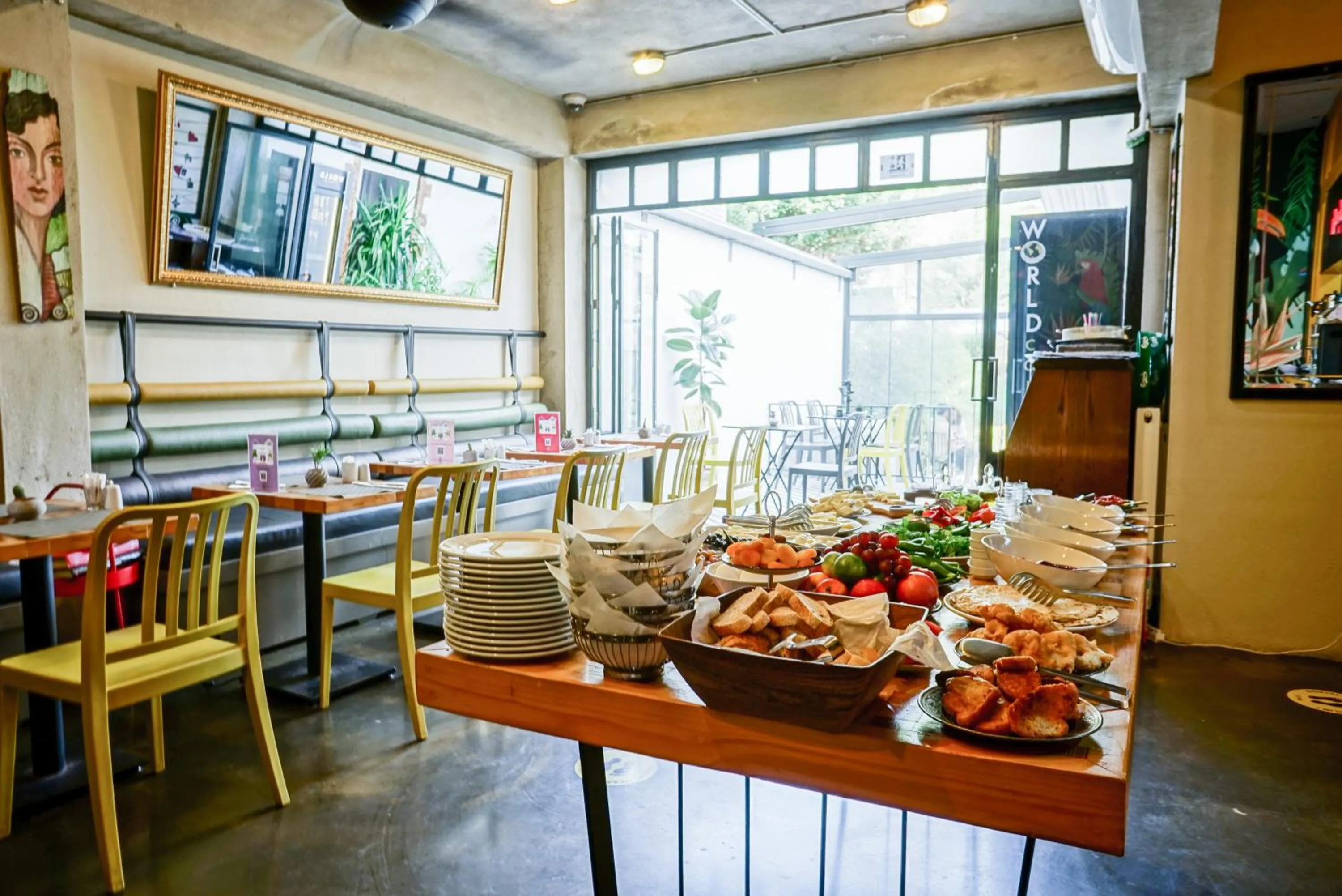 Restaurant/places to eat in Serguzest Otel