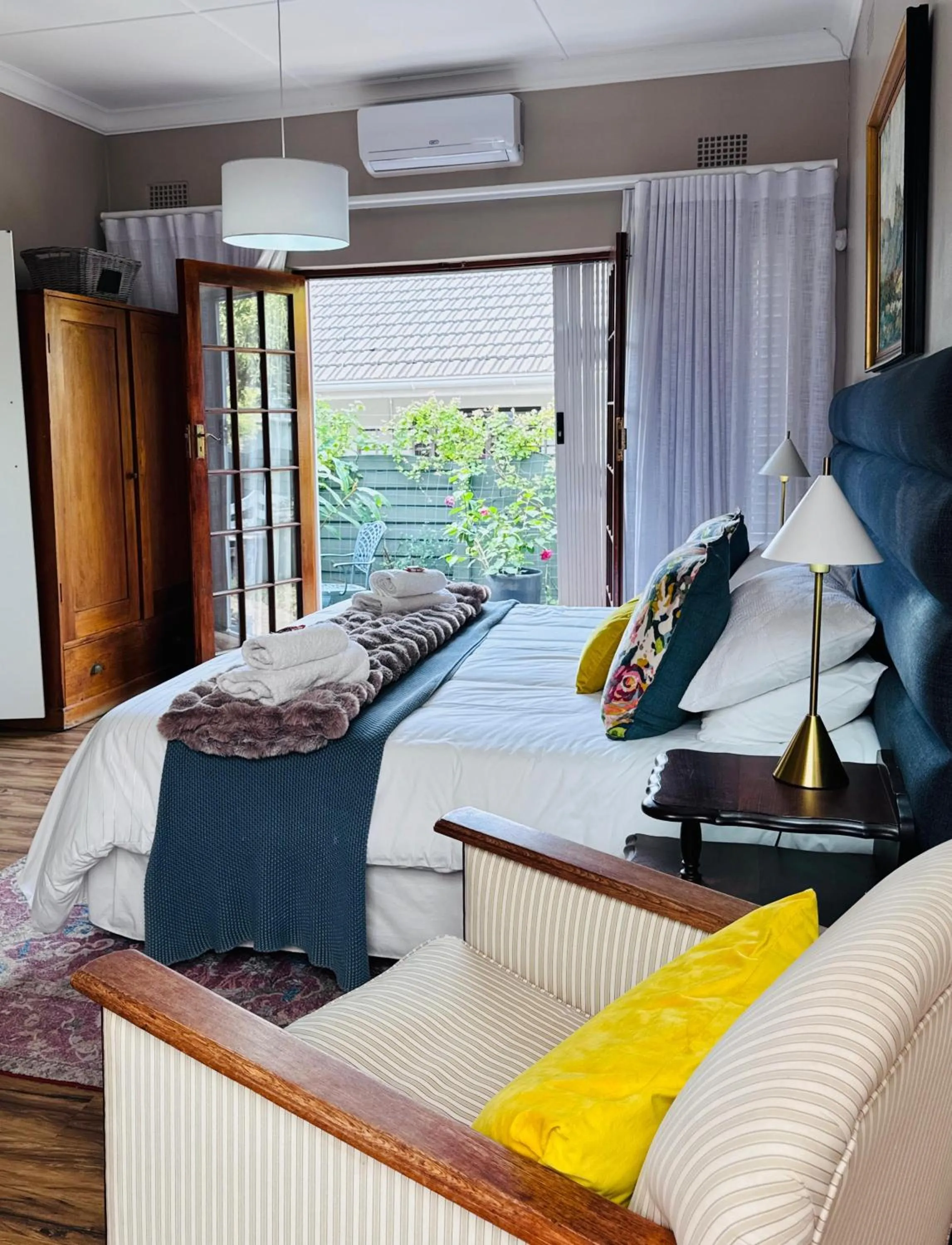 Bed in 7 On Annandale B&B