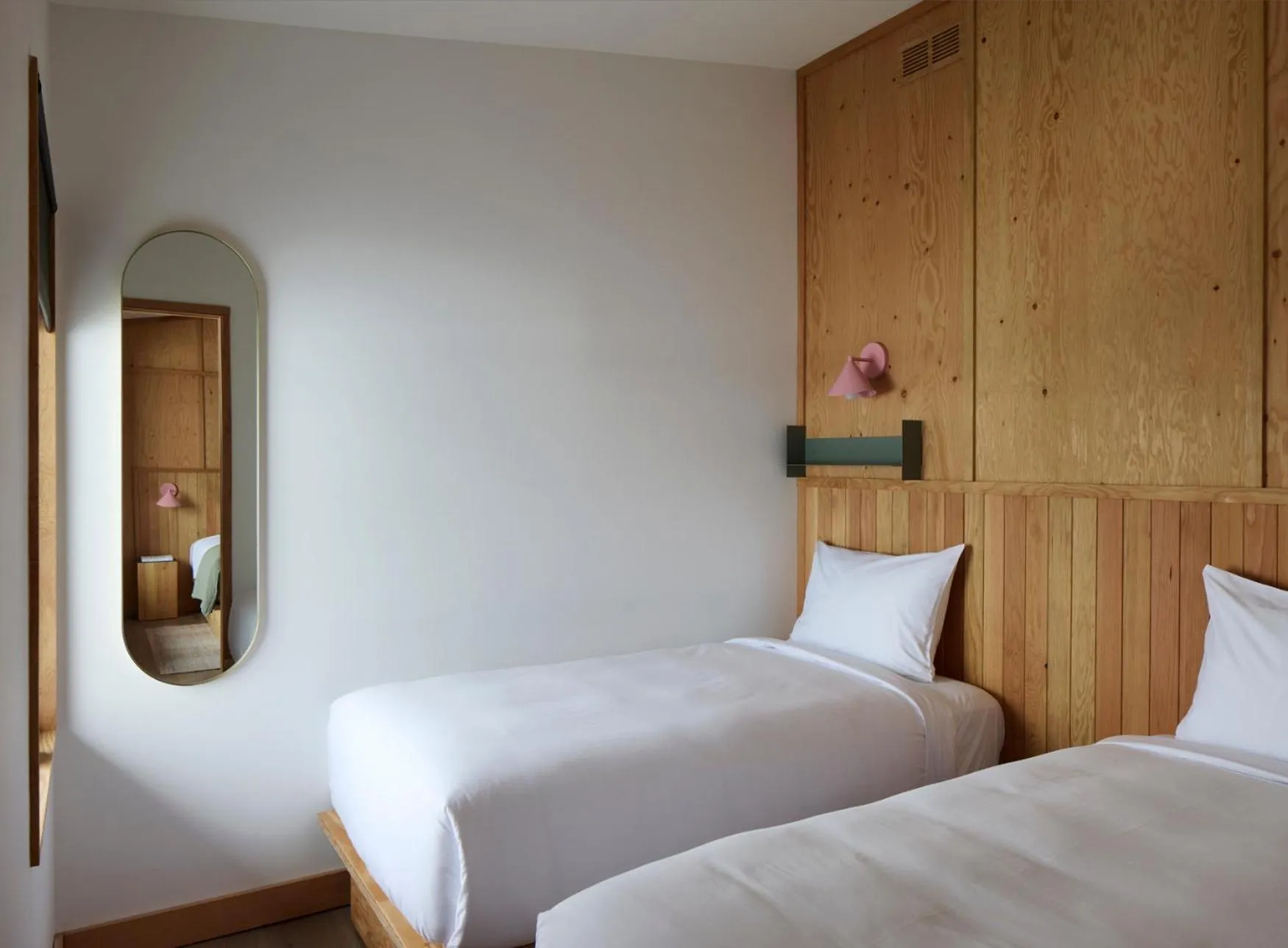 Bedroom, Bed in Beatnik Hotel