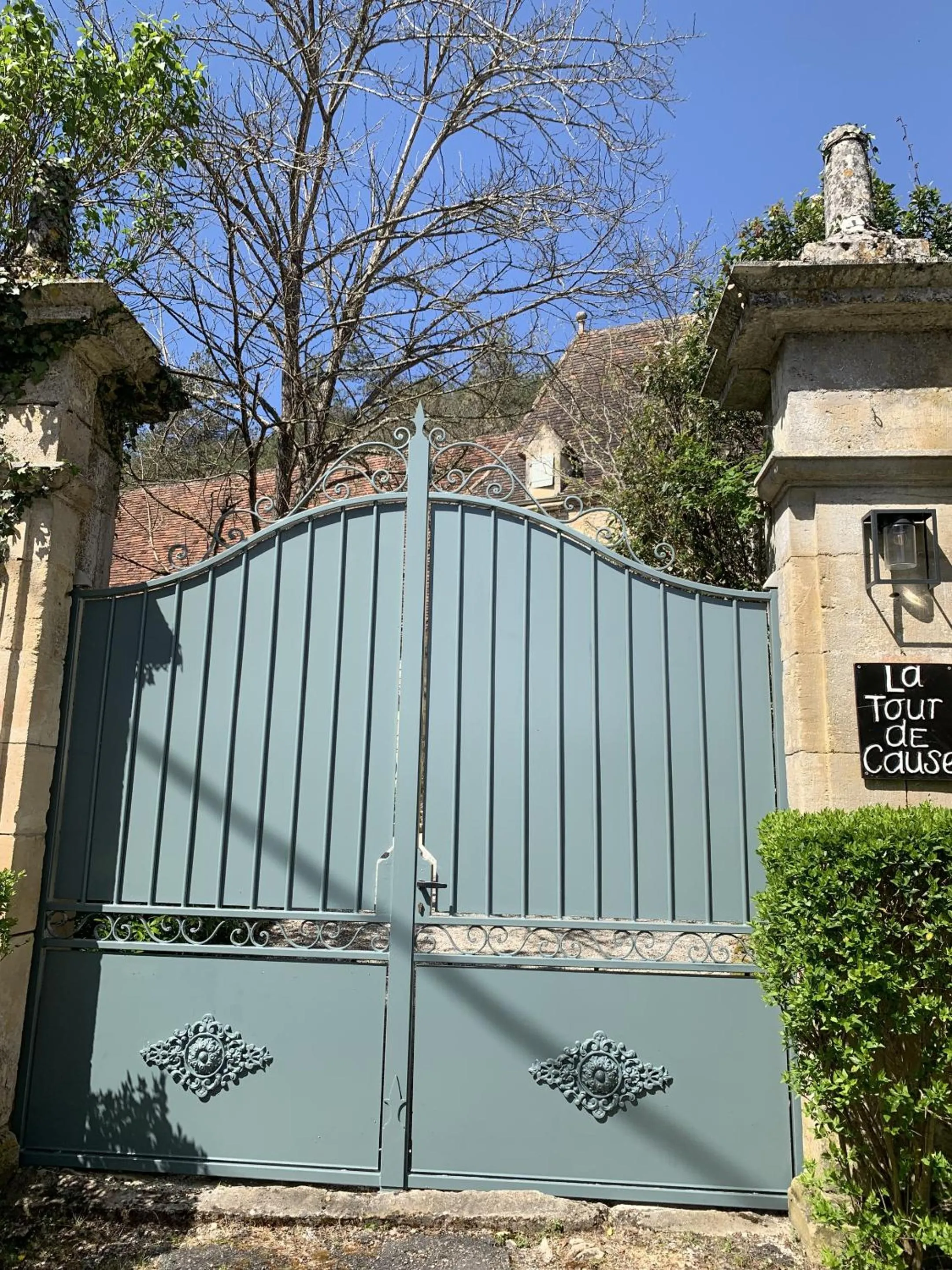 Facade/entrance in La Tour de Cause