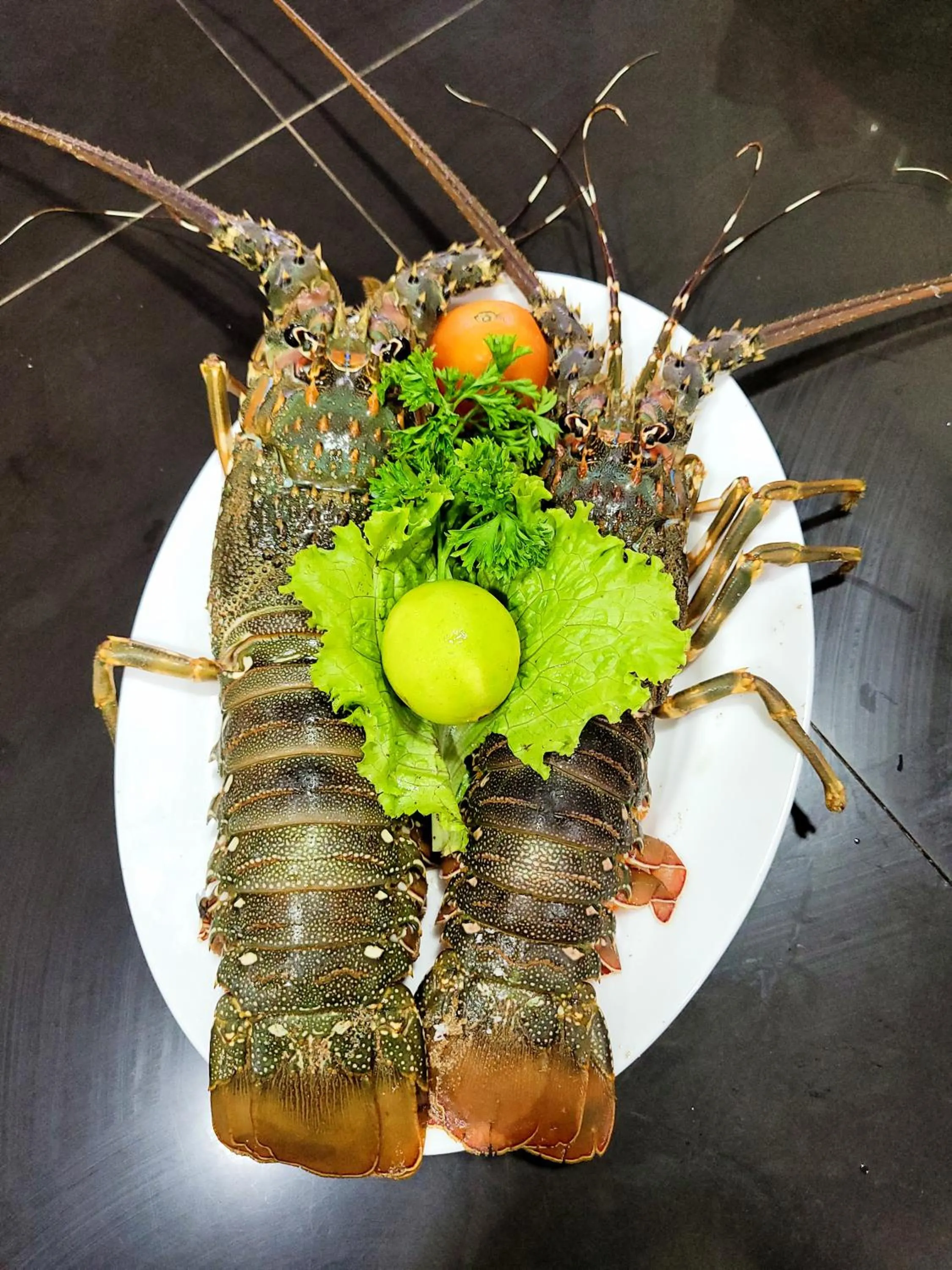 Restaurant/places to eat in Janus Paradise Rest