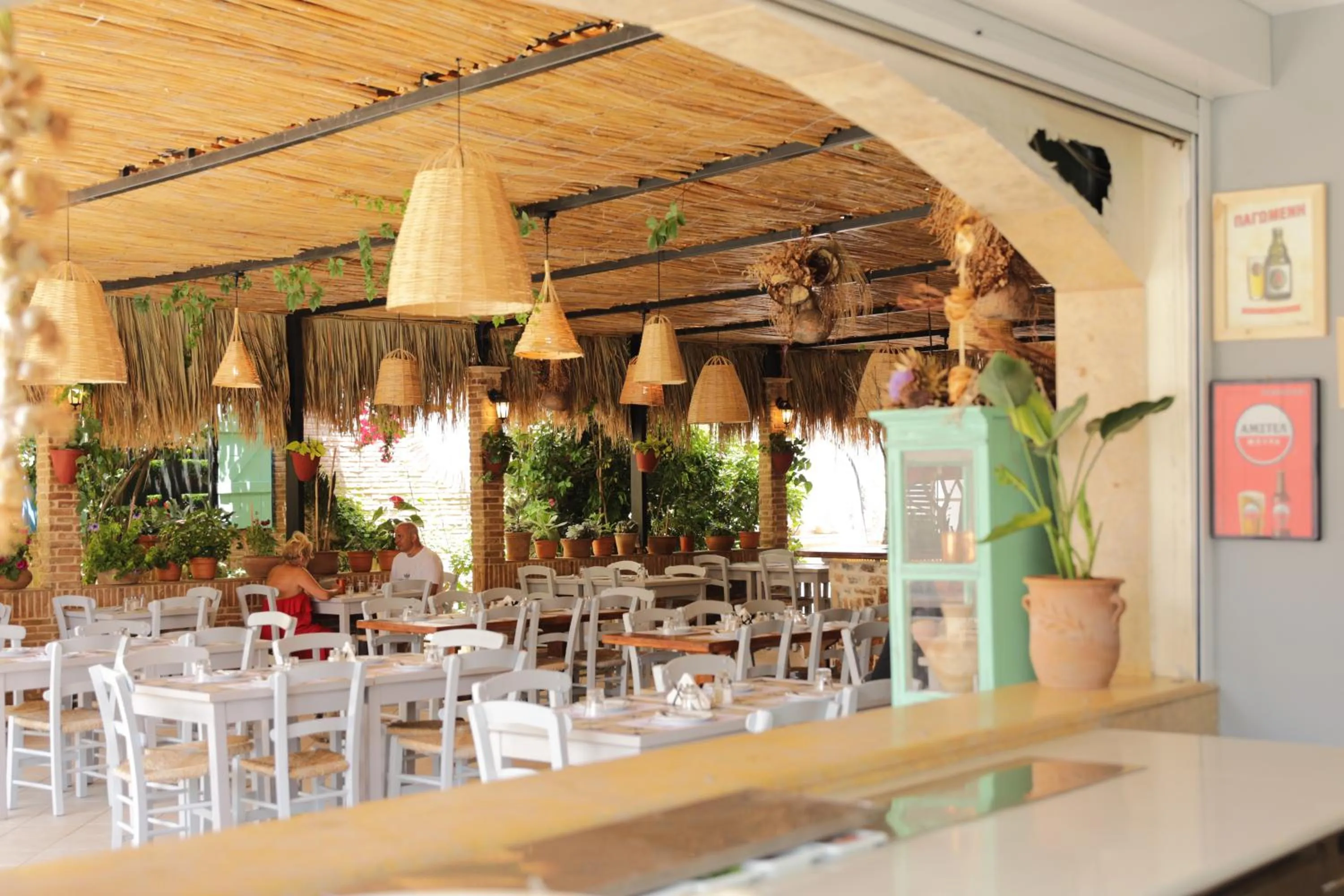 Restaurant/places to eat in Maria Apartments "by Checkin"