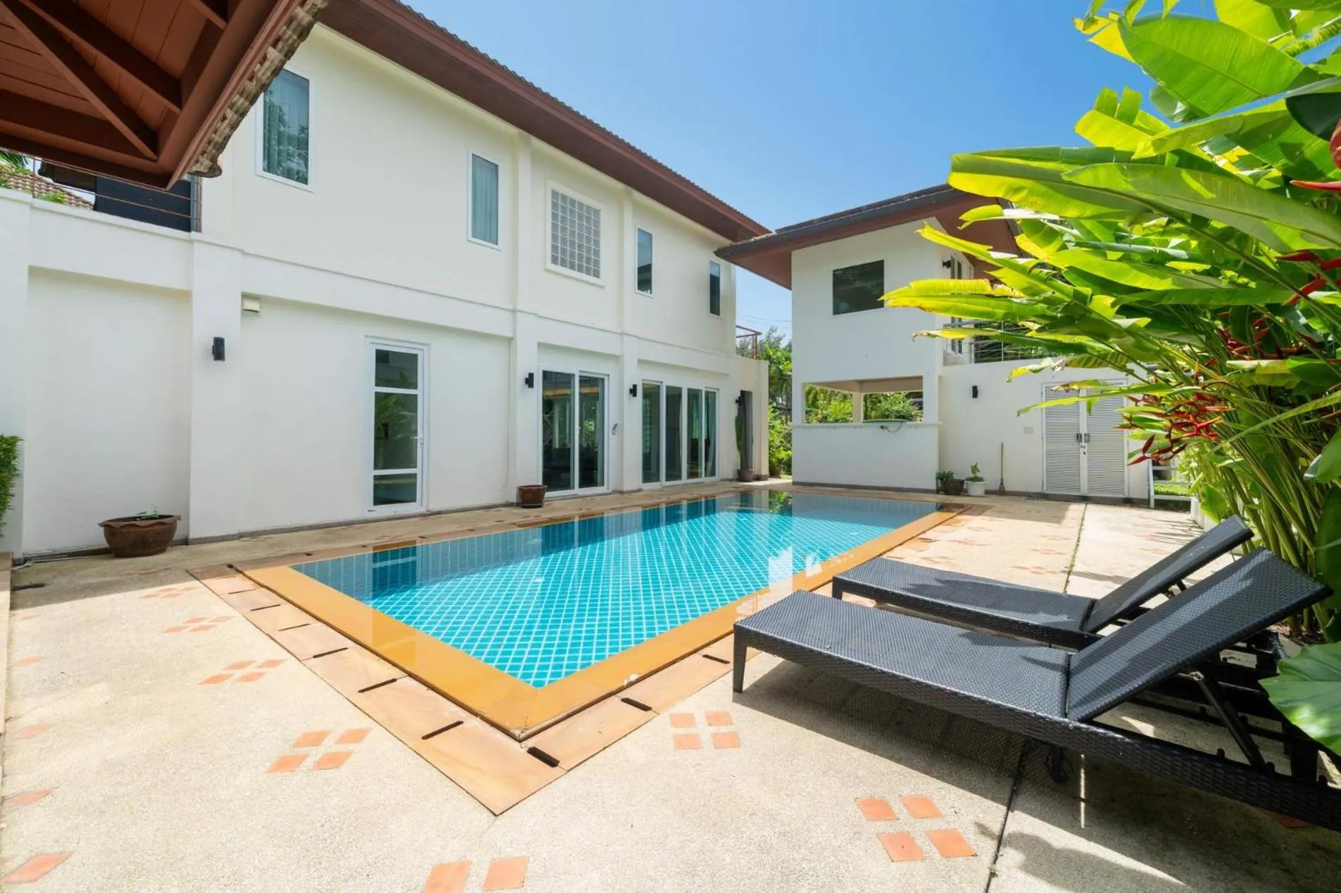 Baan Kaja Villa by Lofty