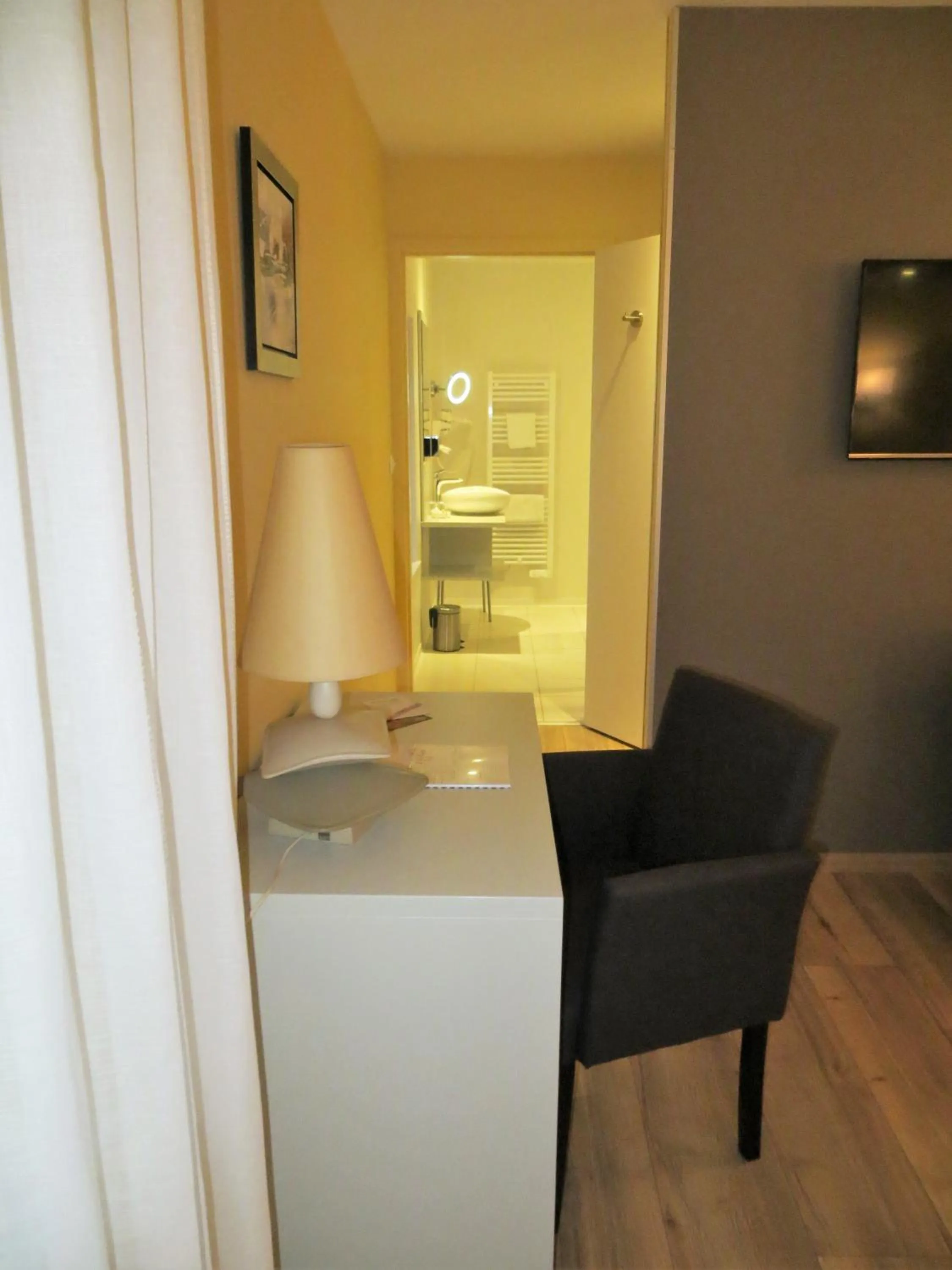 Seating area in Auberge Bressane de Buellas