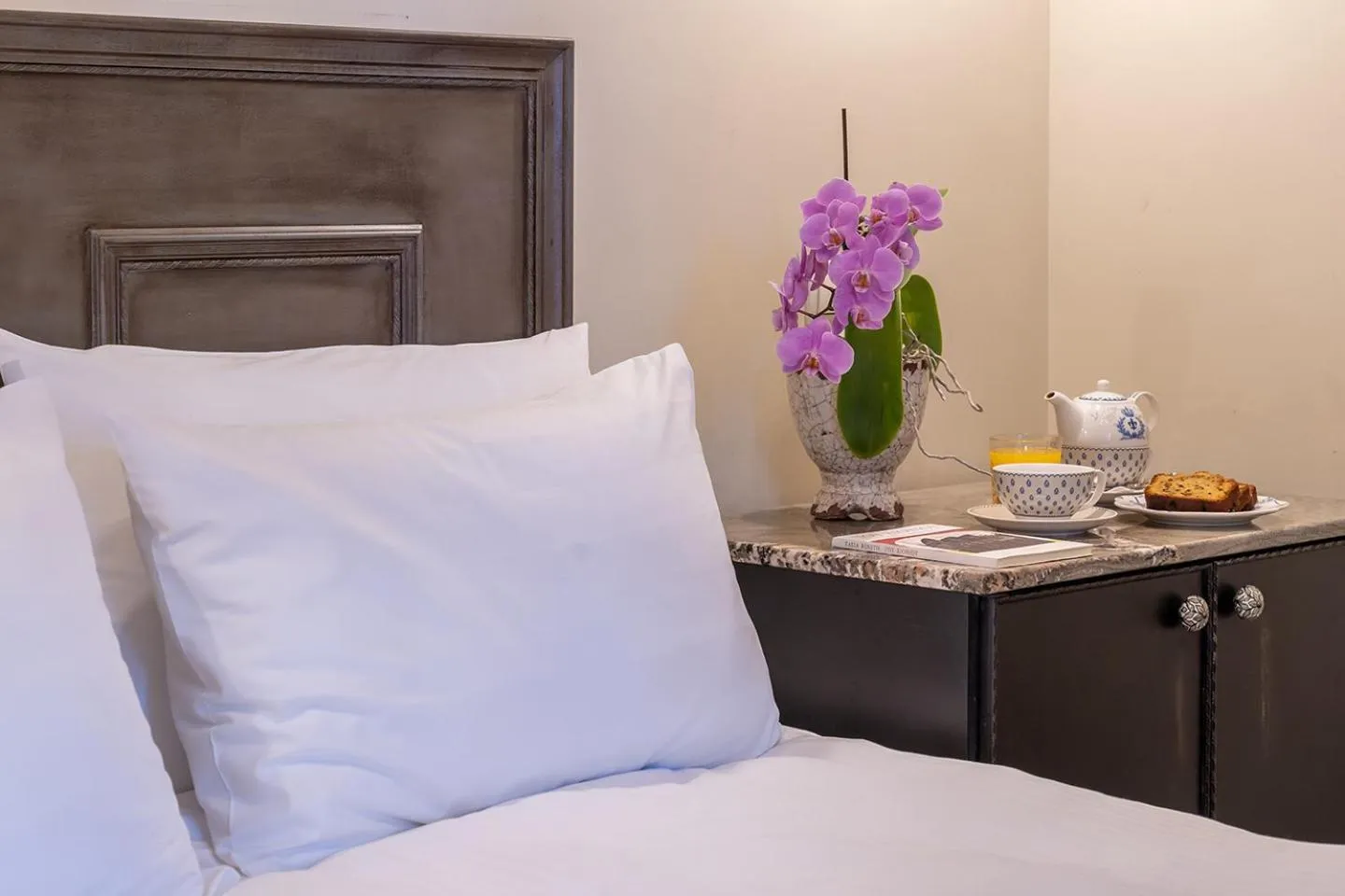 Bed in Hotel Antique