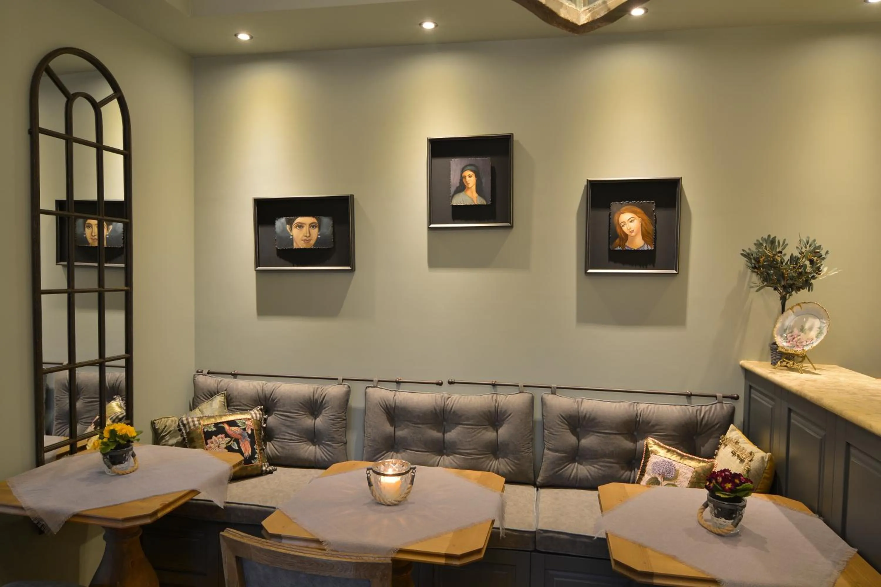 Lounge or bar in Hotel Antique