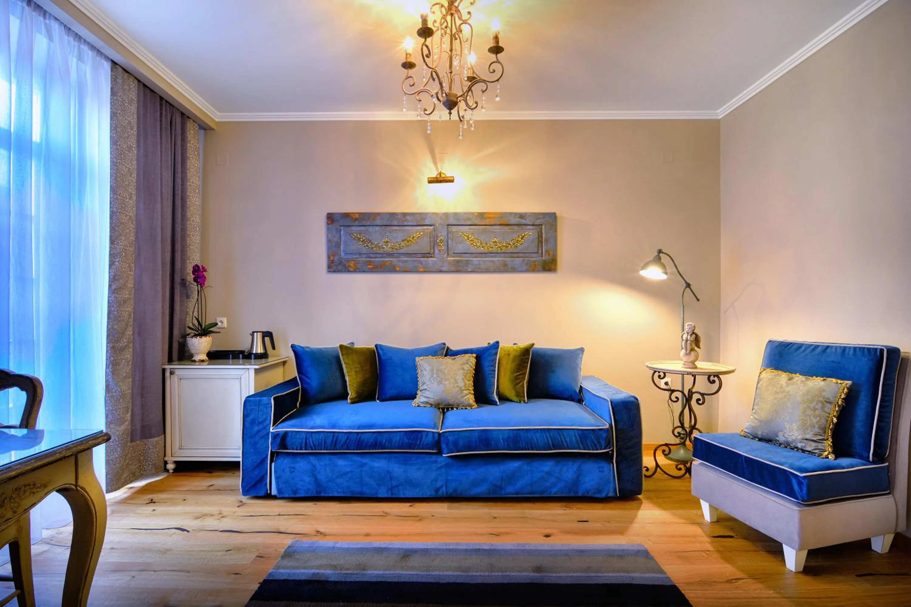 Seating area in Hotel Antique