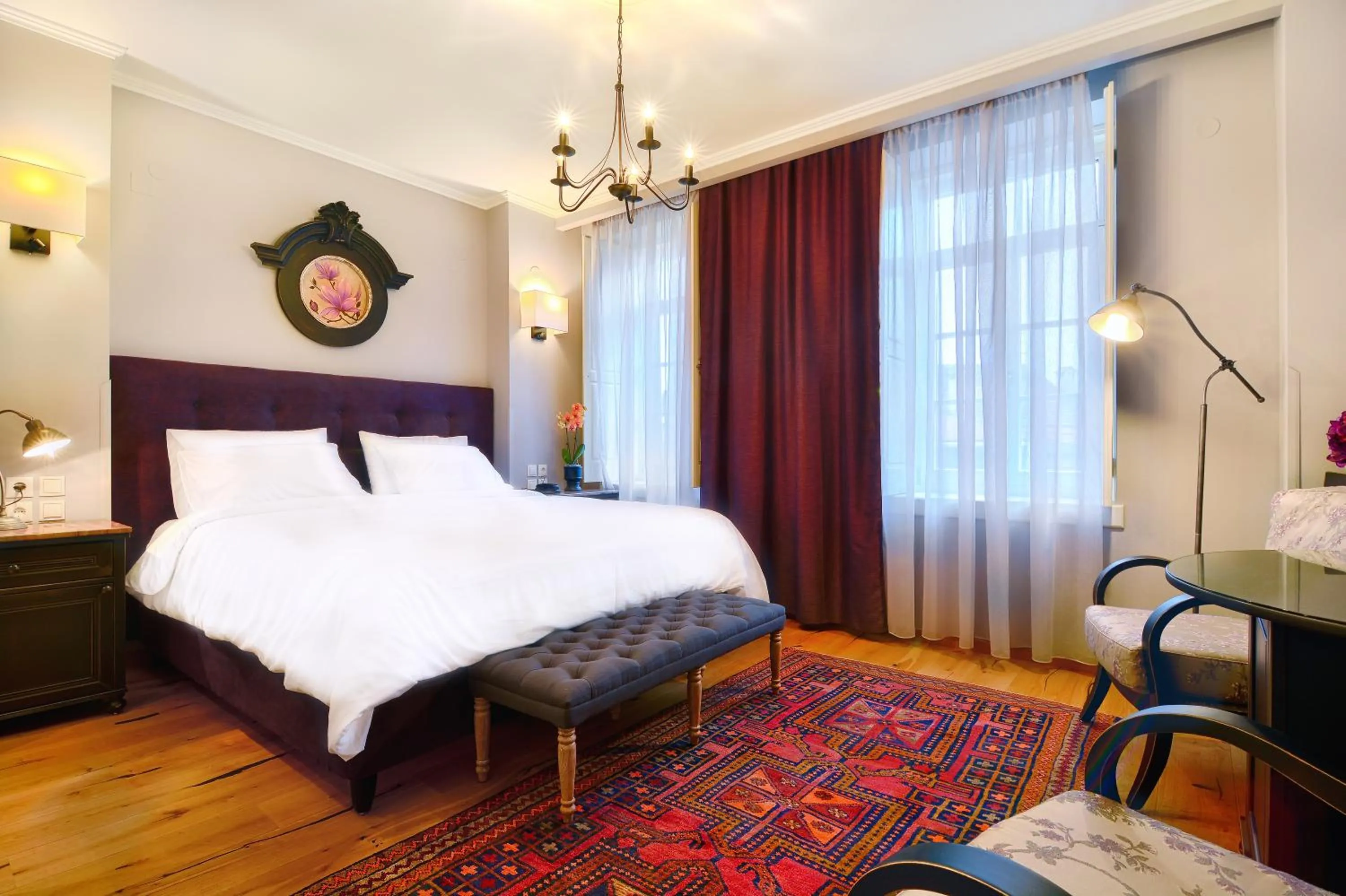 Bedroom, Bed in Hotel Antique