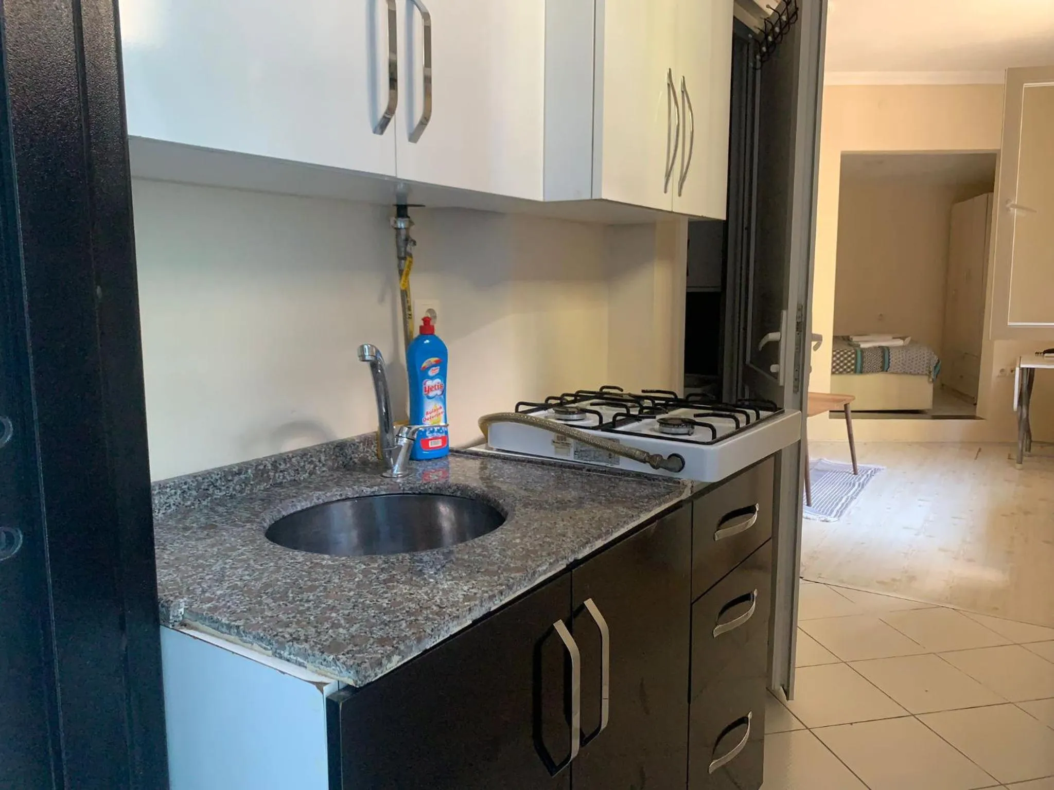 Kitchen or kitchenette in NURALP APART OTEL - Trabzon
