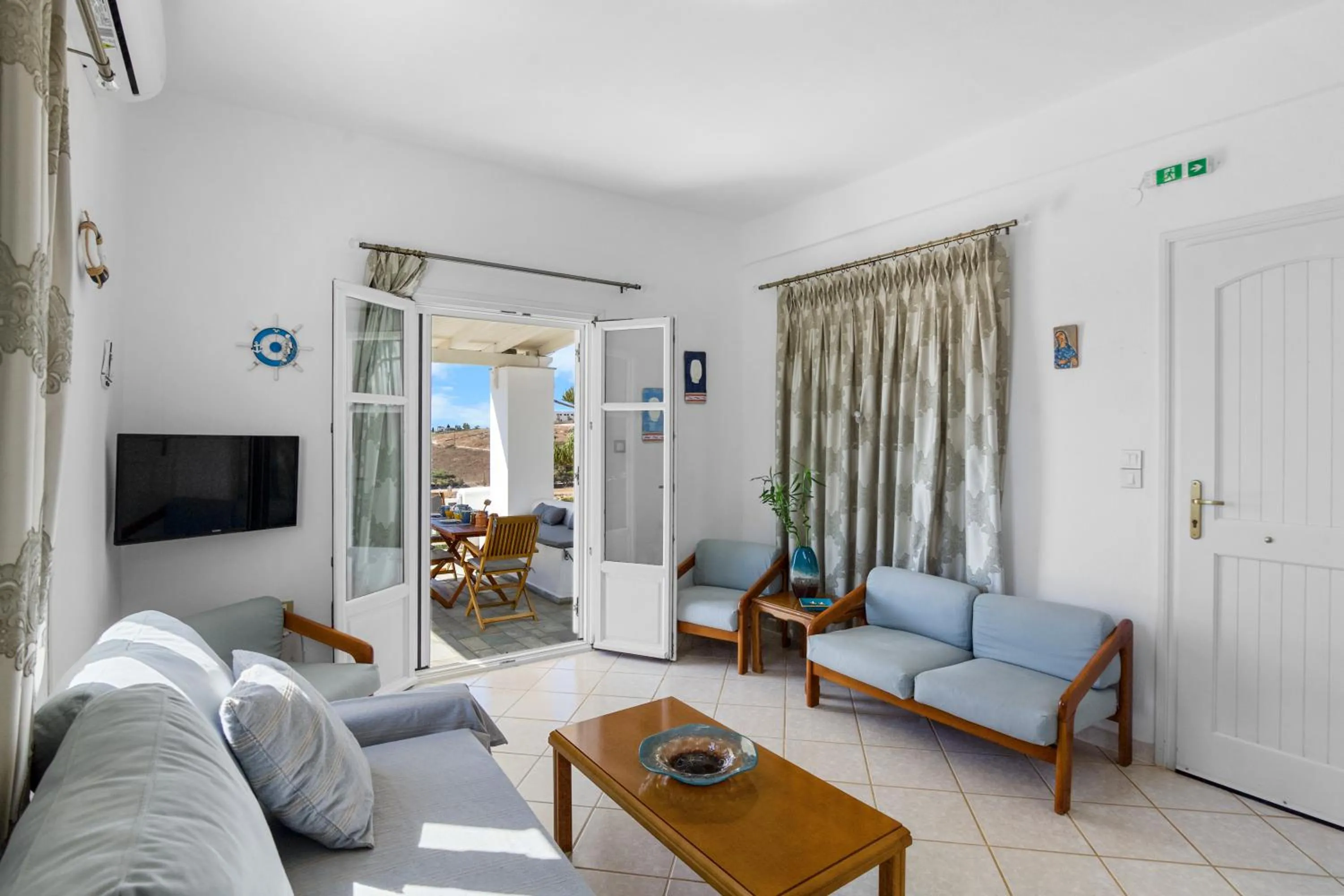 Seating area in Anthoula's Sea View Apartment