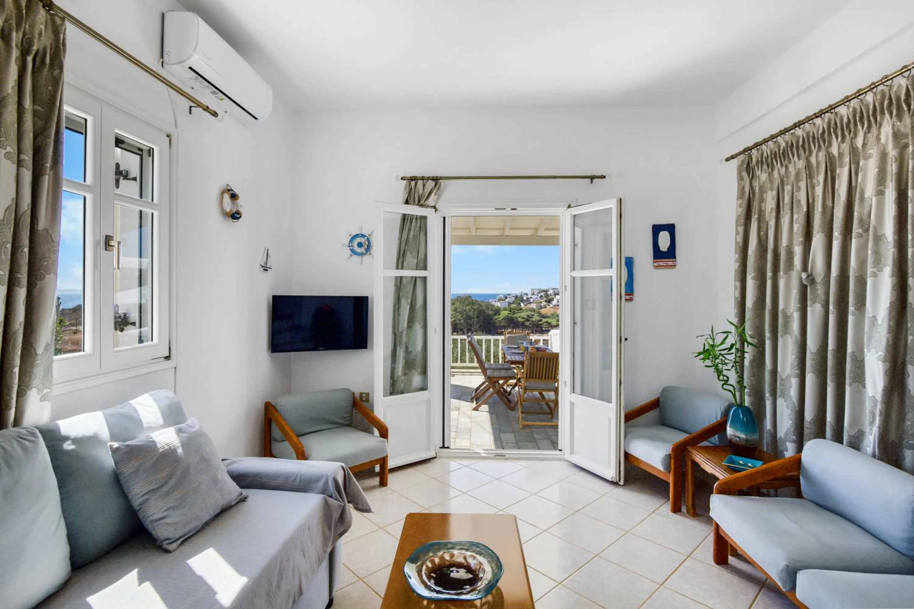 Living room in Anthoula's Sea View Apartment