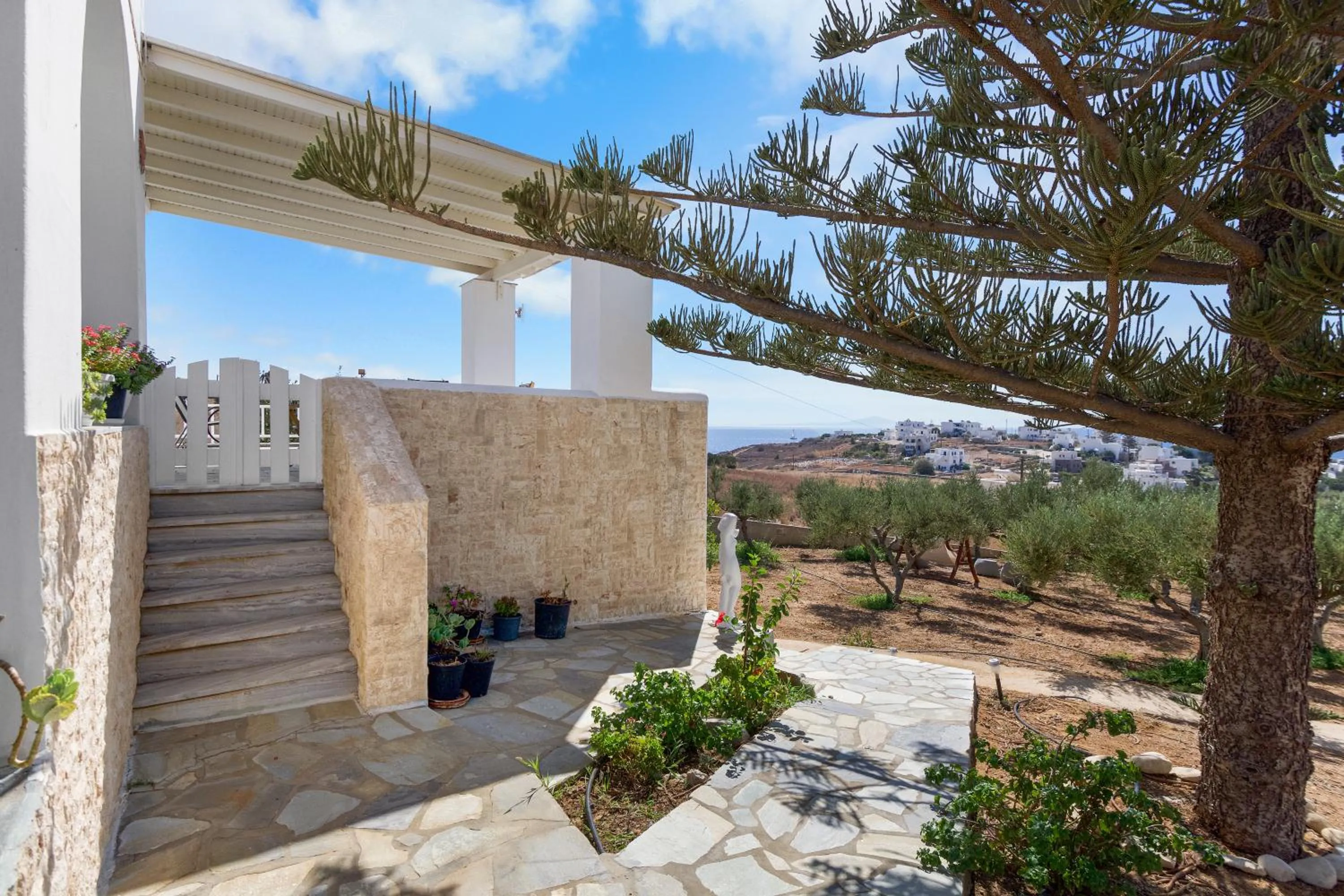Garden in Anthoula's Sea View Apartment