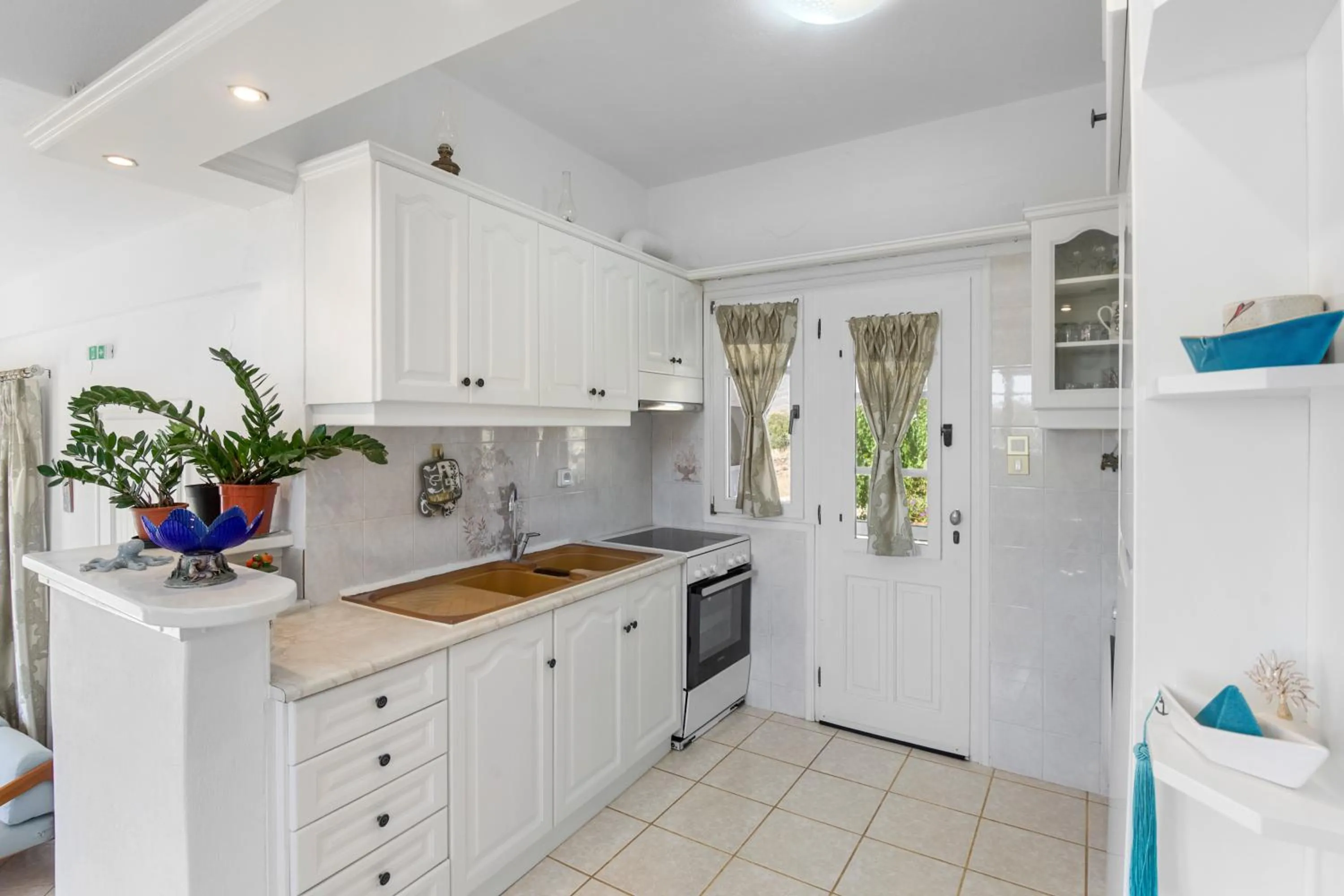 Kitchen or kitchenette in Anthoula's Sea View Apartment