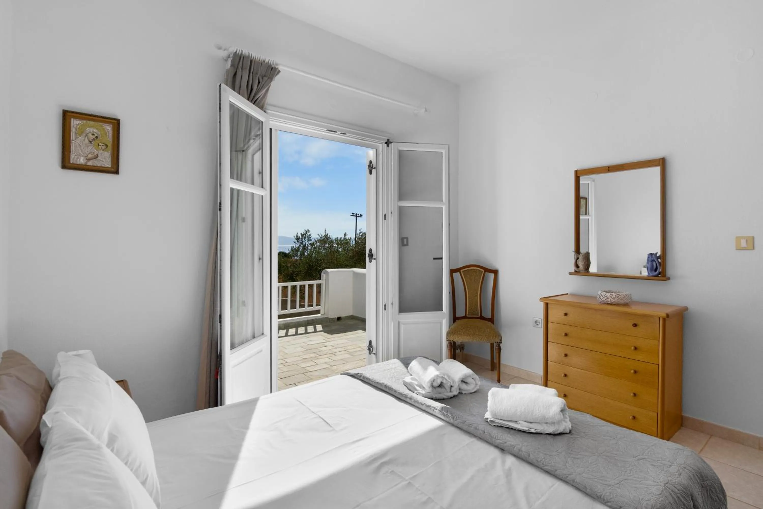 Photo of the whole room, Bed in Anthoula's Sea View Apartment